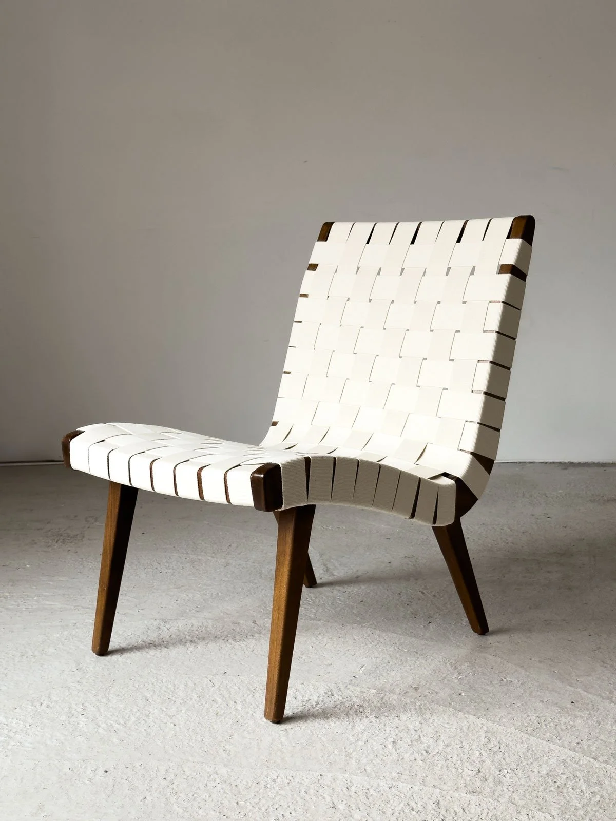 Jens Risom for Knoll ‘Model 654W’ Vostra Lounge Chair, 1950s – Walnut Frame, New Webbing - Department