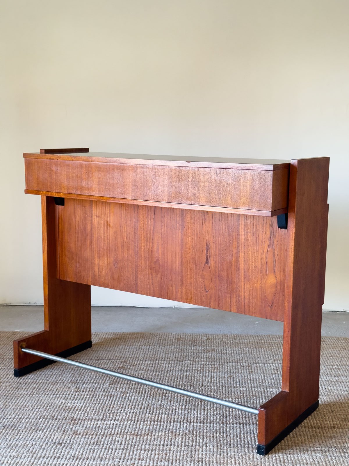 _Erik-Buch-for-Dyrlund-teak-bar.jpg