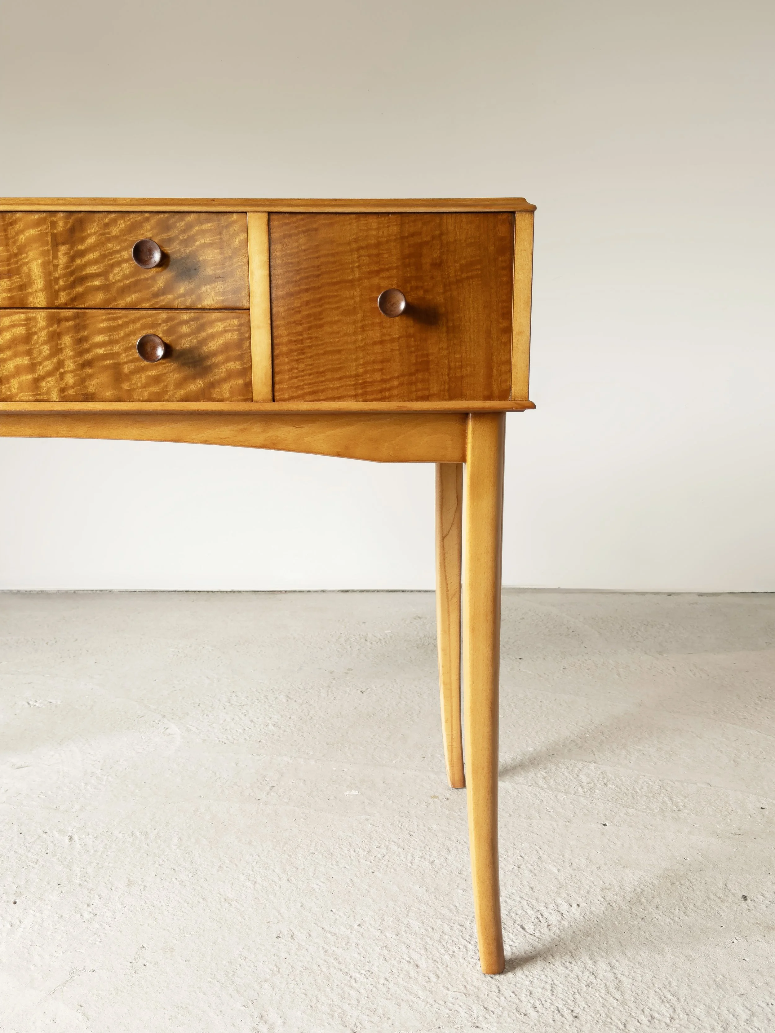 Vesper CC41 Lacewood Console Table – Gordon Russell, 1950s - Department