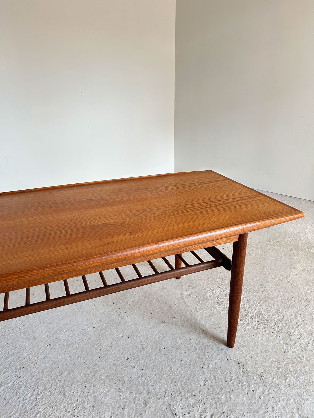 1960s Teak Coffee Table with Slatted Shelf, Denmark - Department