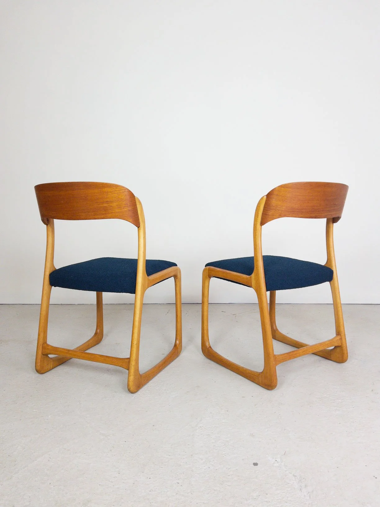 Set of Six "Sleigh" Dining Chairs by Emiel & Walter Baumann, France, 1960s - Department