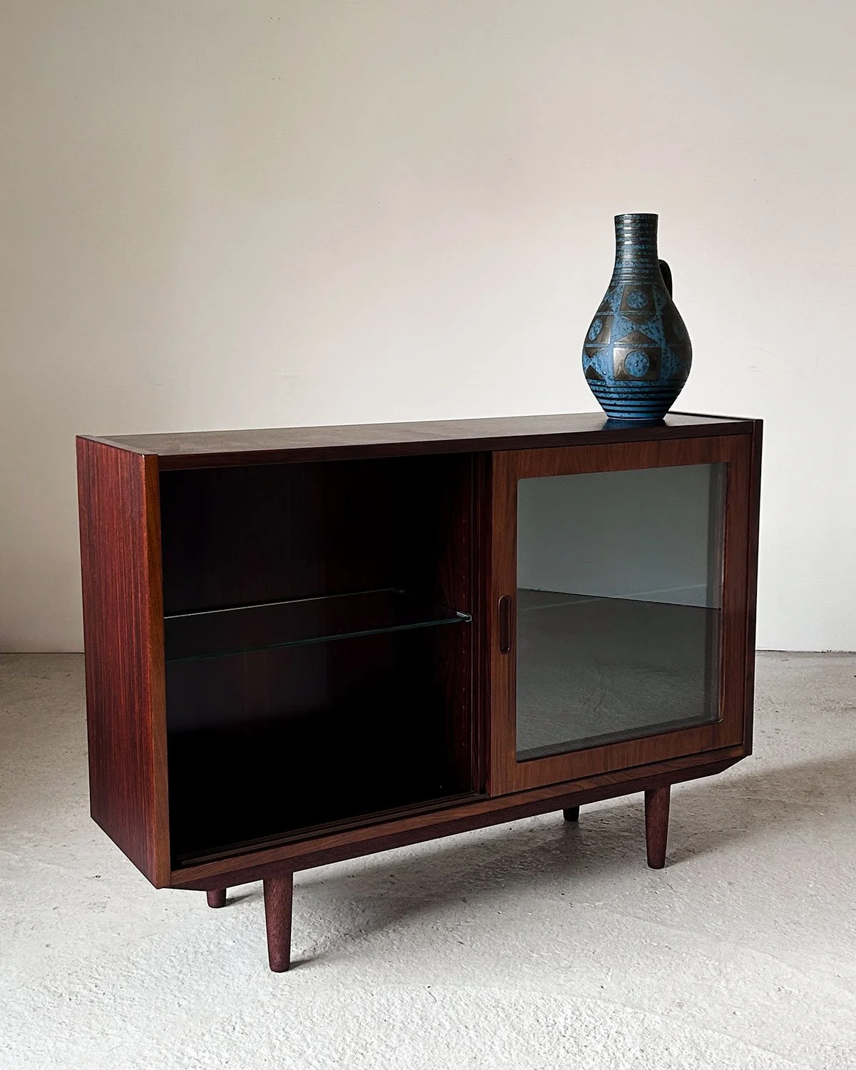 Poul-Hundevad-Glazed-Danish-Bookcase-with-Sliding-Doors,-1970s-6.jpg
