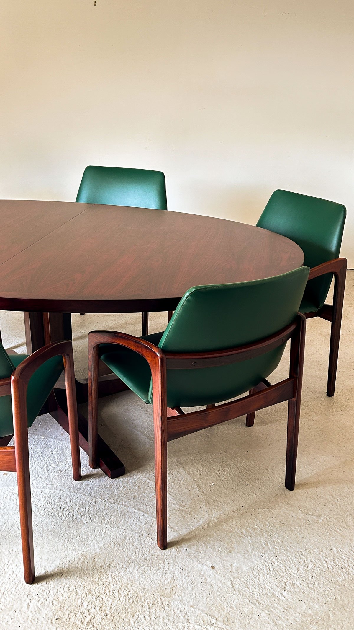 John-Mortensen-Rosewood-Dining-Table-for-Dyrlund.jpg