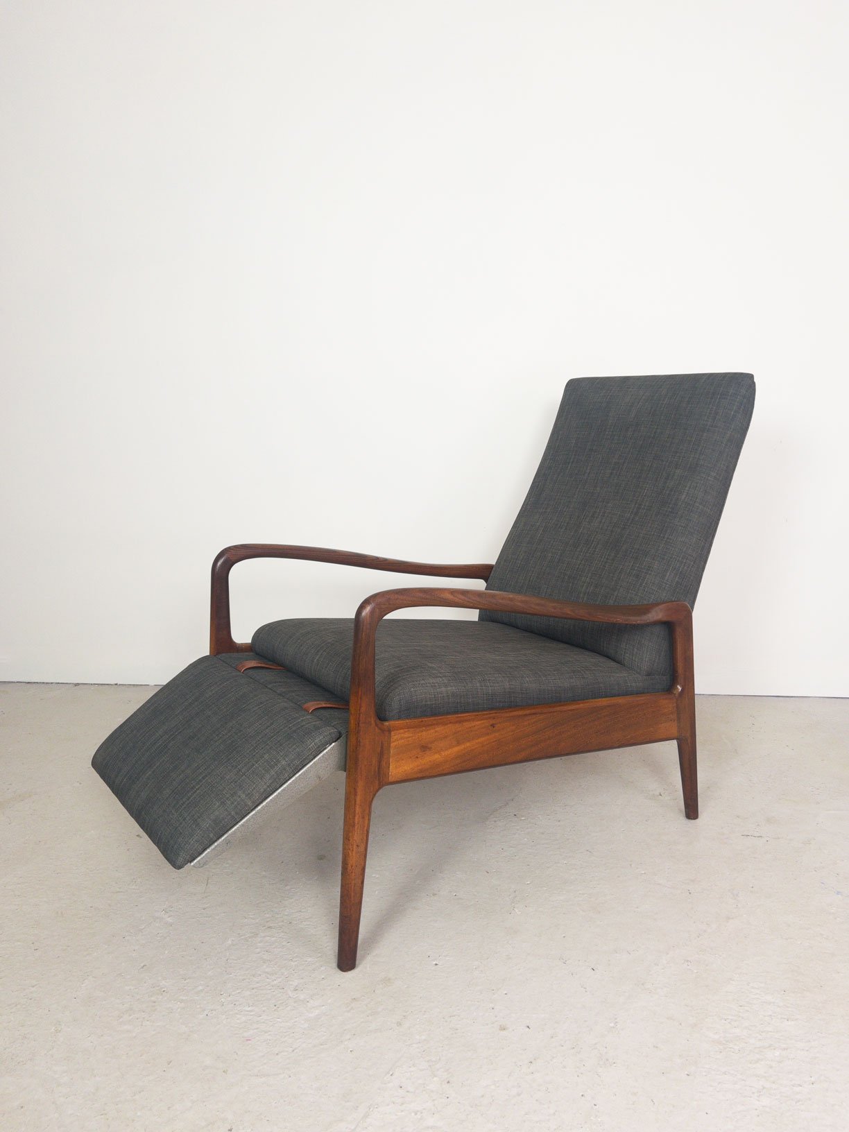 Greaves & Thomas Model 3704 Reclining Armchair - Department
