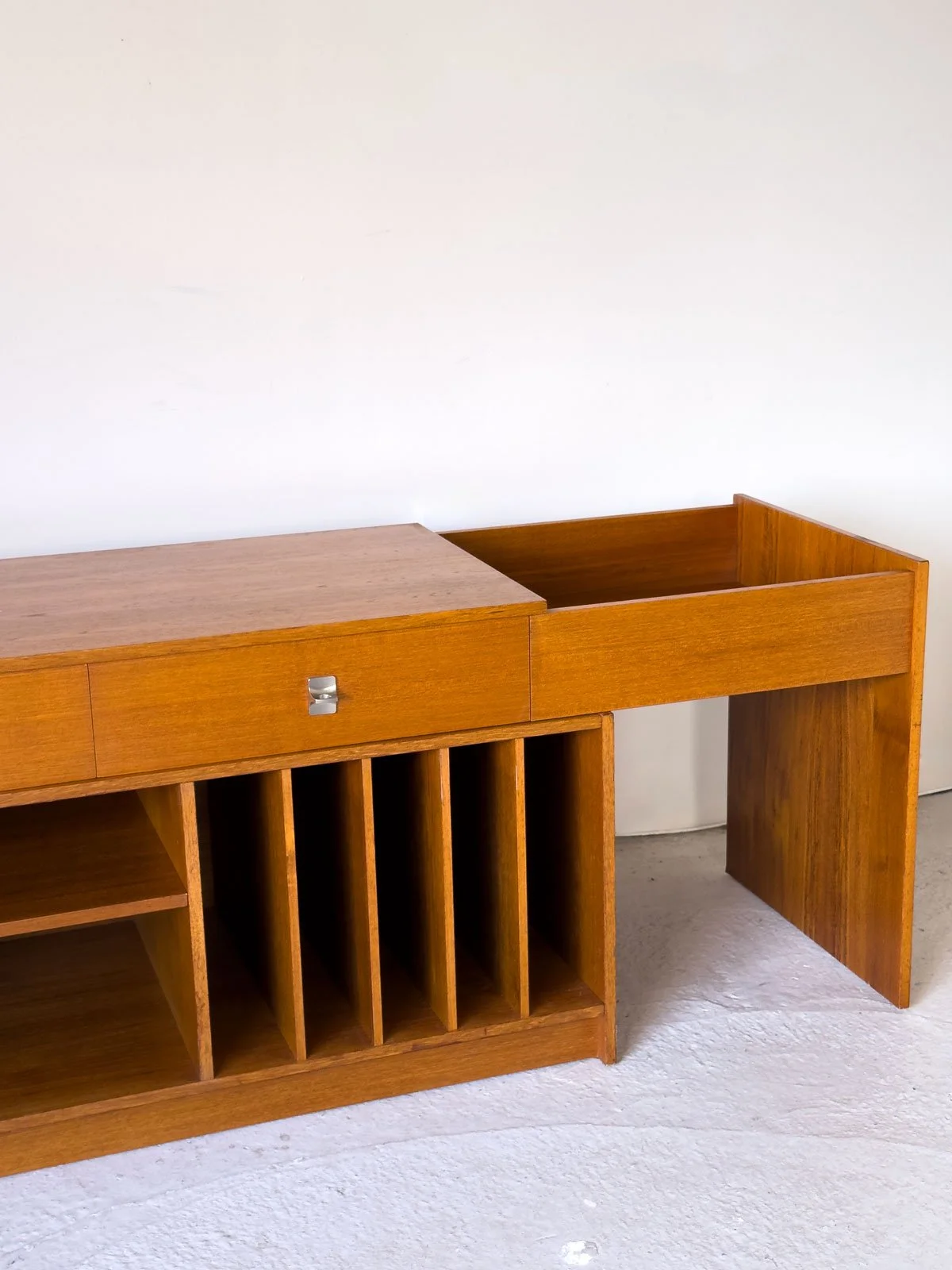 Swedish-Teak-Media-Unit-1960s,-chrome-handles-11.jpg