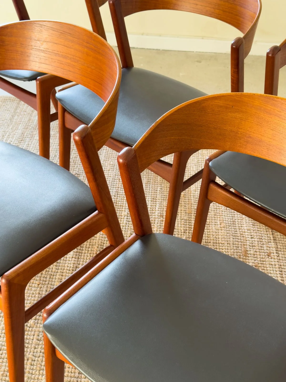 Erik-Kirkegaard-for-Hong-Stole-6-teak-dining-chairs-16.jpg
