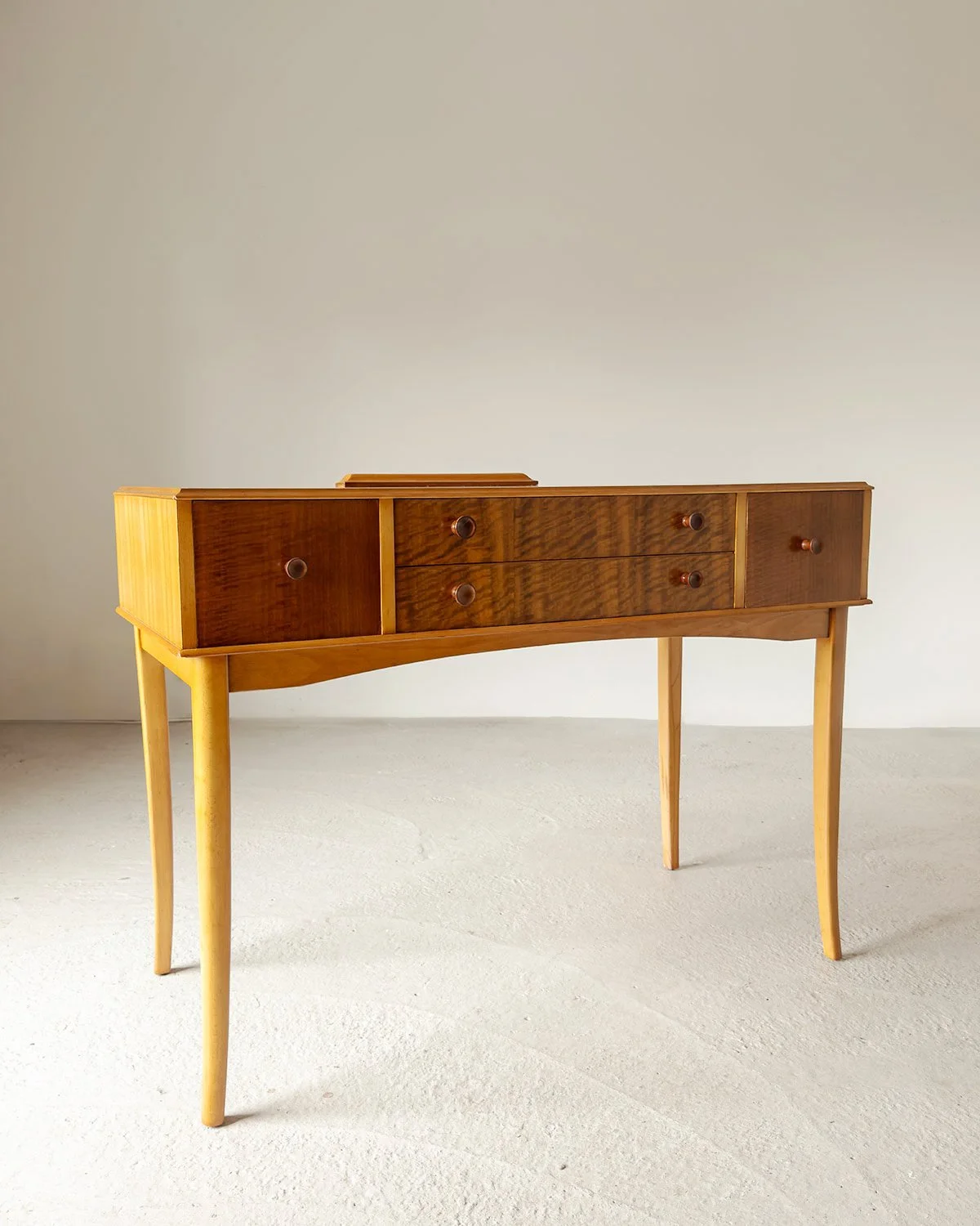 Vesper CC41 Lacewood Console Table – Gordon Russell, 1950s - Department