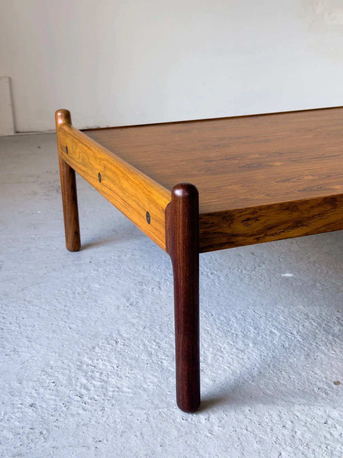 Johannes-Andersen-for-Silkeborg-Rosewood-Coffee-Table,-1960s-4.jpg