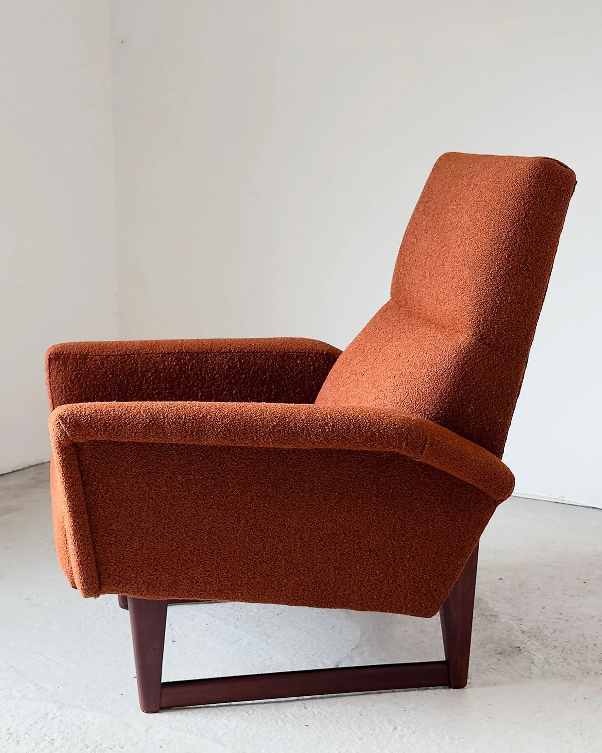 Attributed to Milo Baughman High-Back Lounge Chair in Burnt Sienna Boucle, 1960s - Department