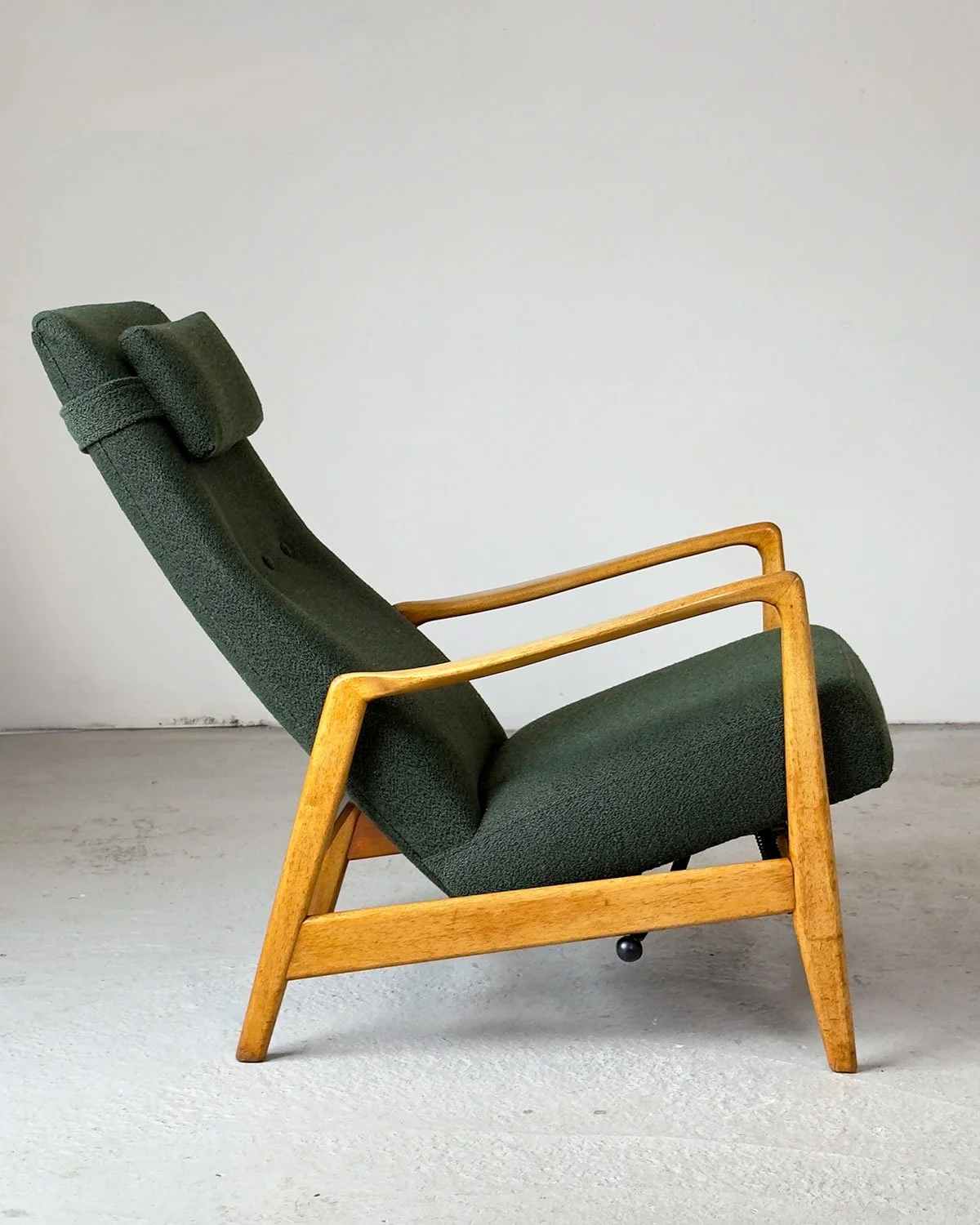 Model 829 Reclining Rocking Chair (chosen by Gio Ponti) by Arnestad Bruk for Cassina, 1960 - Department