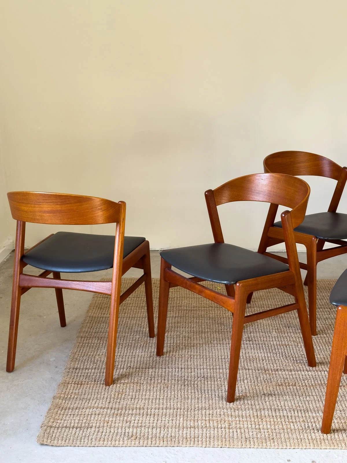 Erik-Kirkegaard-for-Hong-Stole-6-teak-dining-chairs-23.jpg
