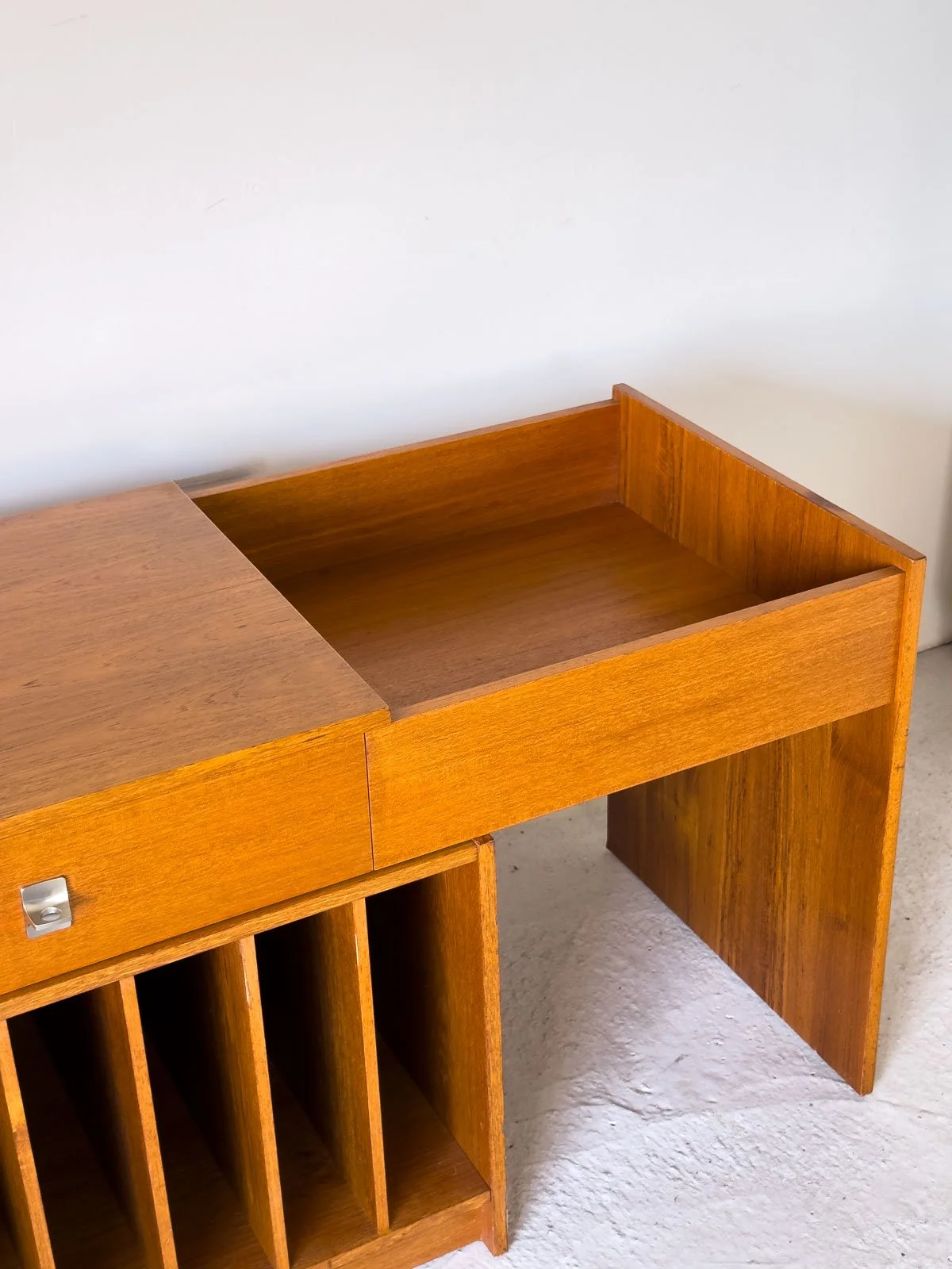 Swedish-Teak-Media-Unit-1960s,-chrome-handles.jpg