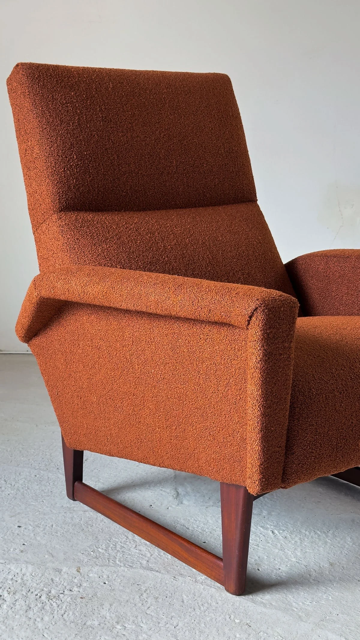 Attributed to Milo Baughman High-Back Lounge Chair in Burnt Sienna Boucle, 1960s - Department