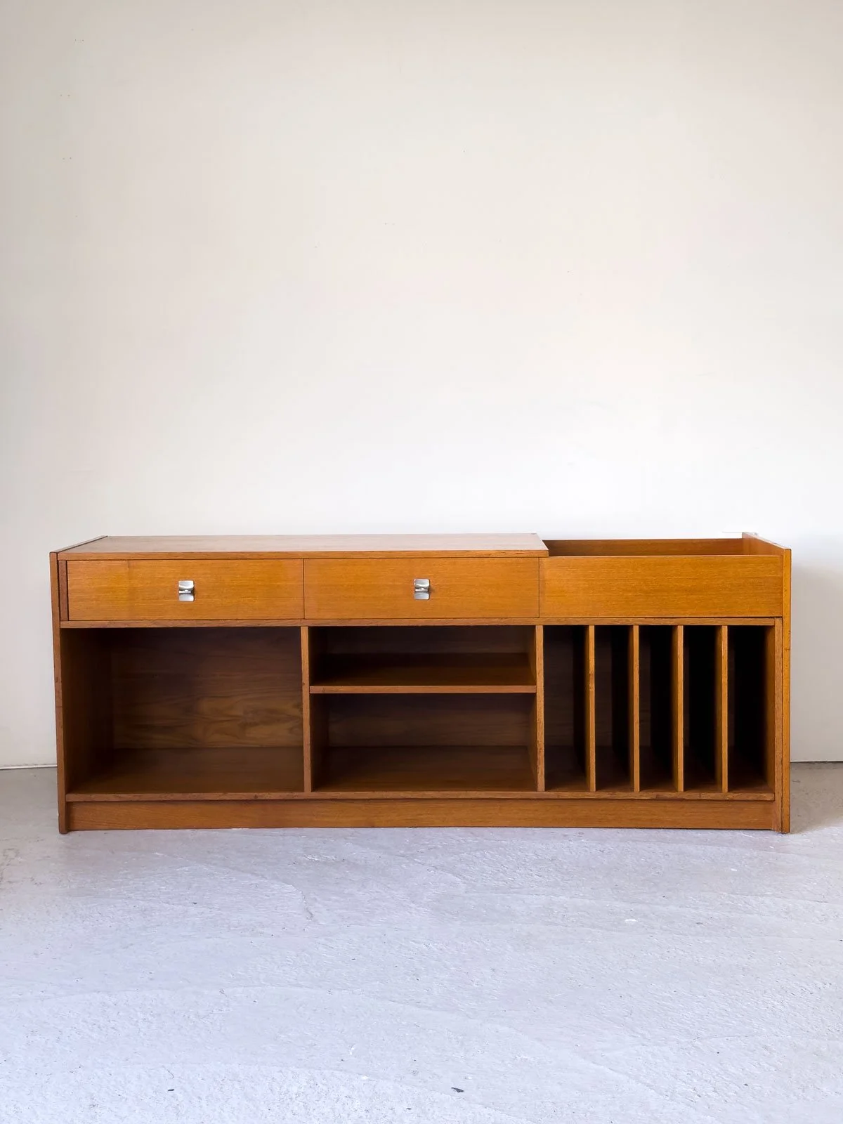 Swedish-Teak-Media-Unit-1960s,-chrome-handles-9.jpg