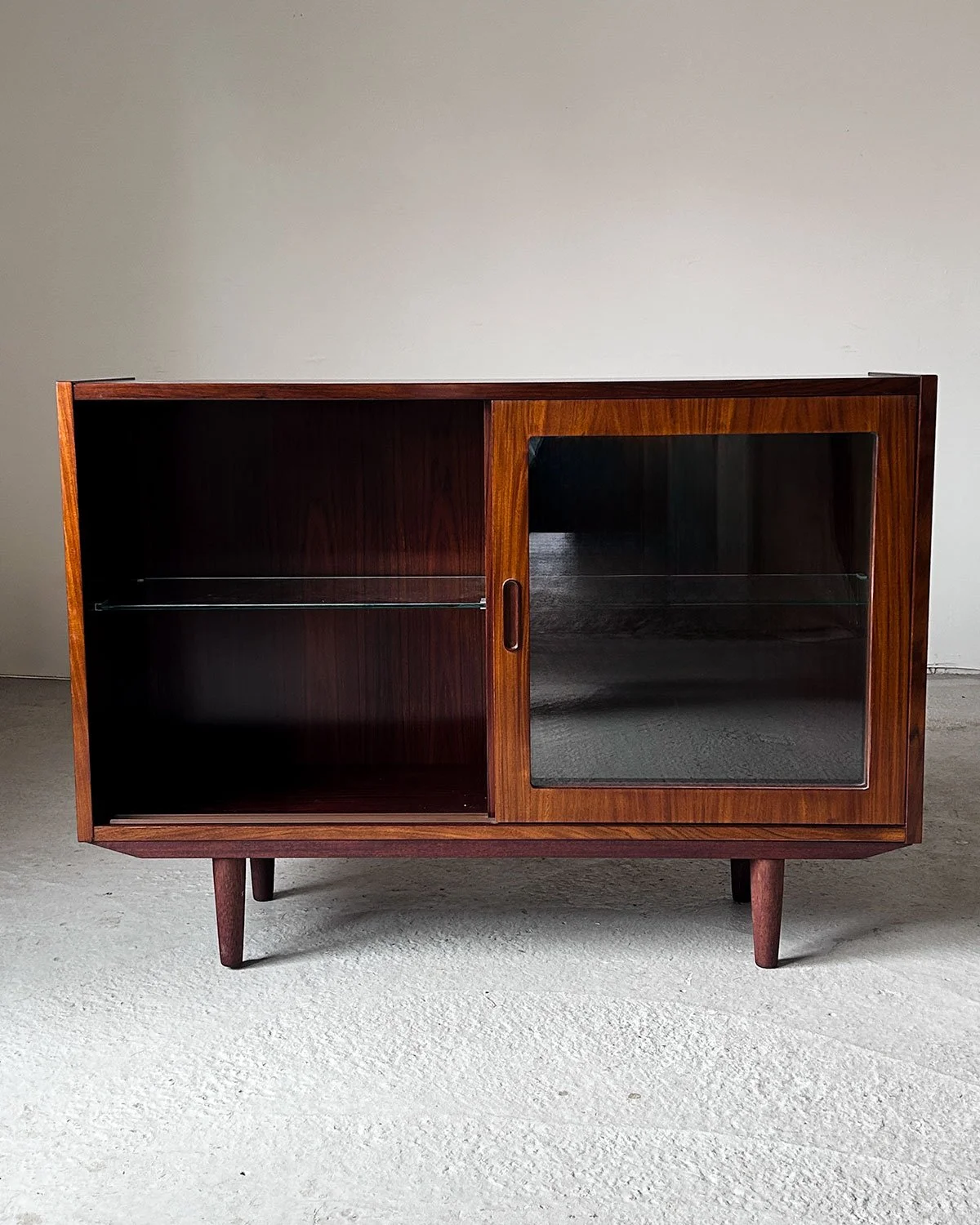 Poul-Hundevad-Glazed-Danish-Bookcase-with-Sliding-Doors,-1970s-3.jpg
