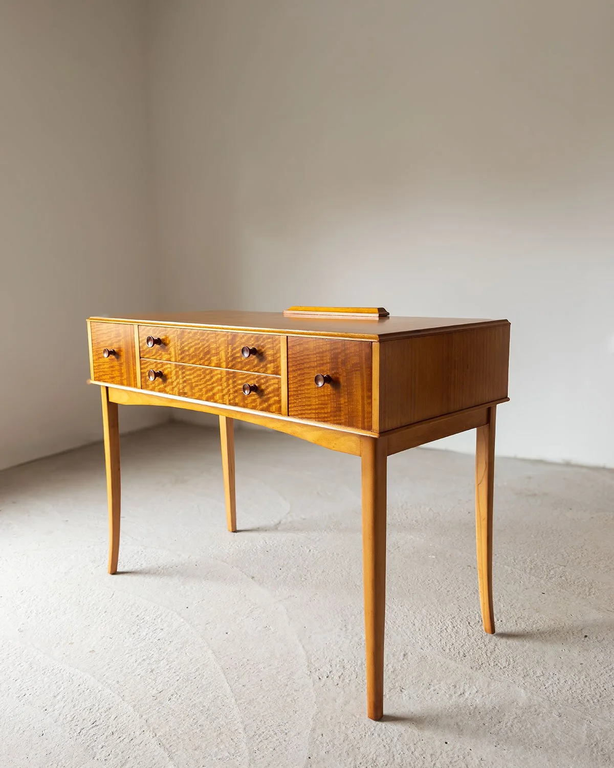 Vesper CC41 Lacewood Console Table – Gordon Russell, 1950s - Department