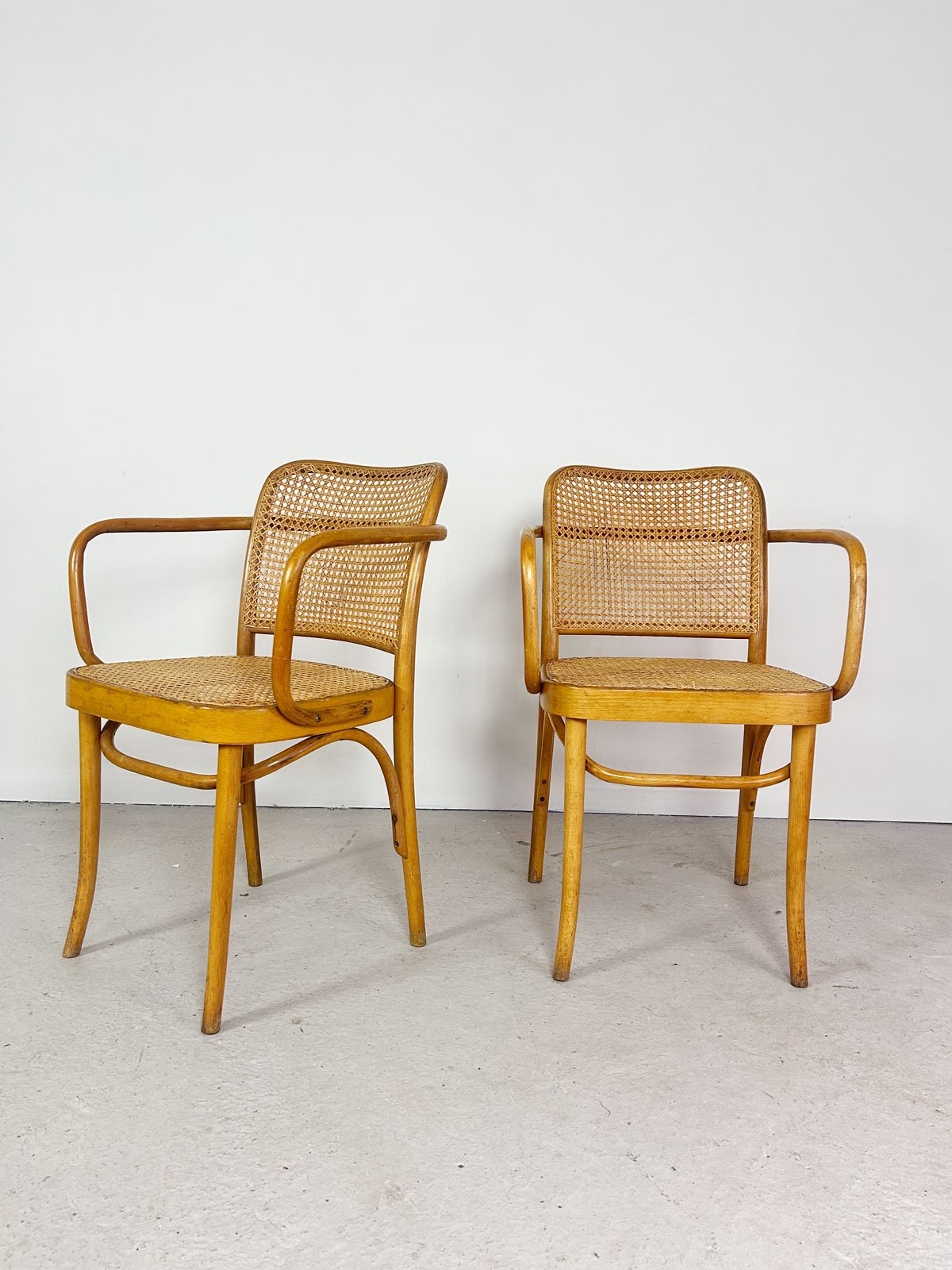 Set of 2 Thonet Birch Model 811 ‘Prague’ Chairs – Josef Hoffmann Design, 1950s - Department