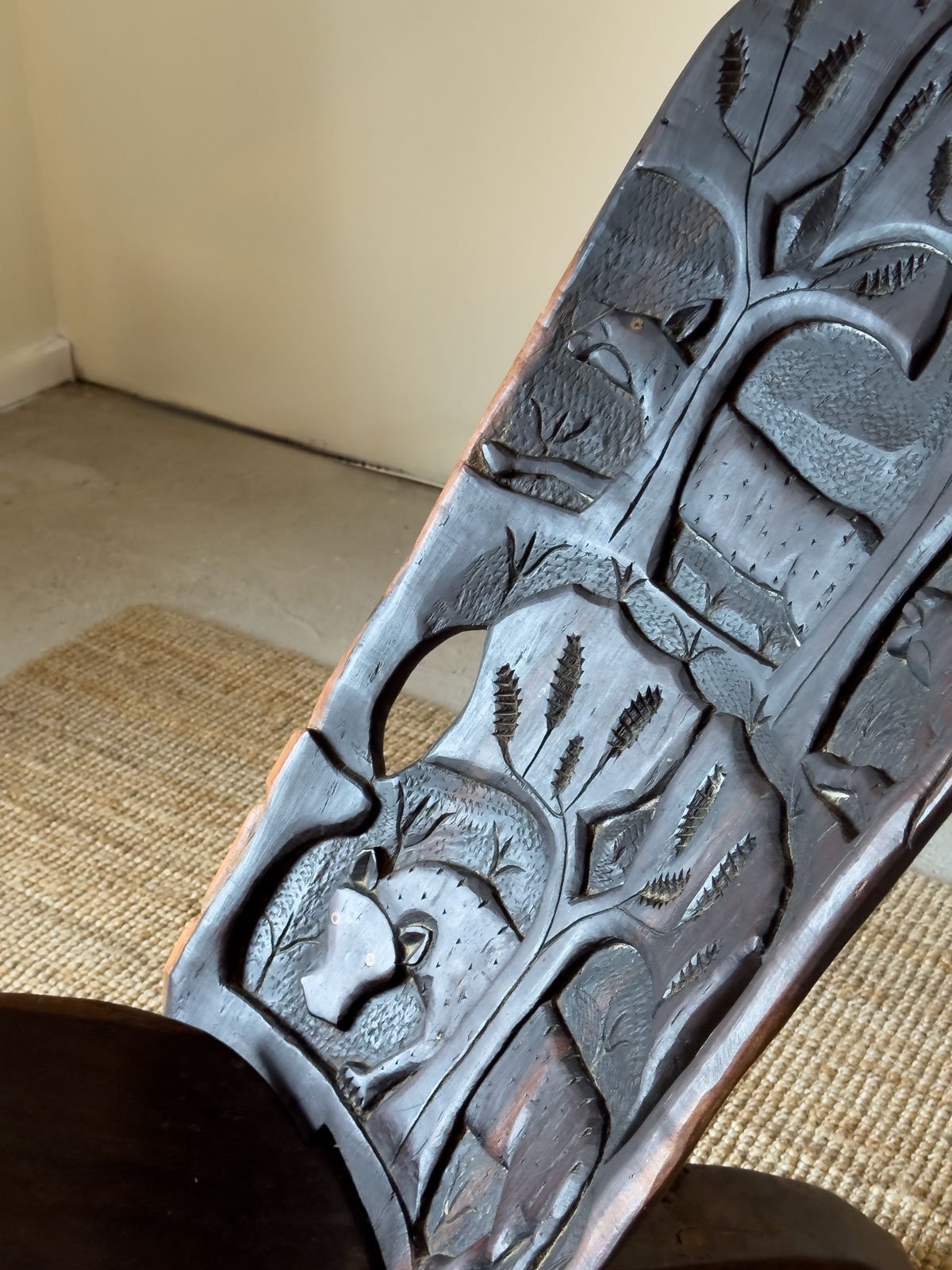20th-Century-carved-hard-wood-African-Palaver-Chair-8.jpg