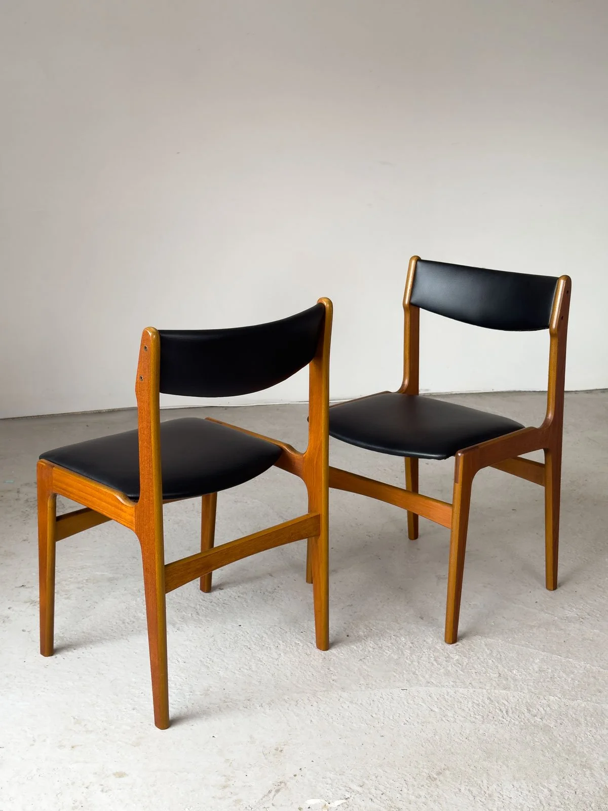 Set of Four Teak Dining Chairs by Erik Buch for Oddense Maskinsnedkeri, Denmark, 1960s - Department