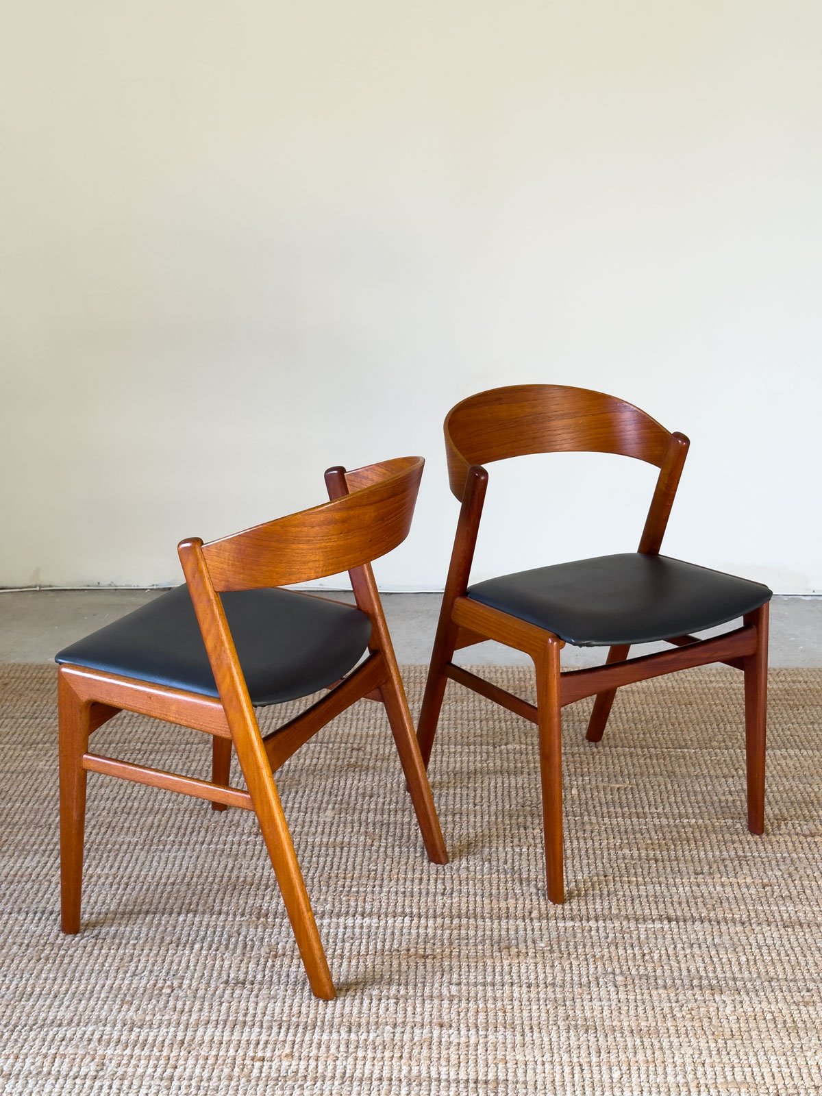Erik-Kirkegaard-for-Hong-Stole-6-teak-dining-chairs-11.jpg