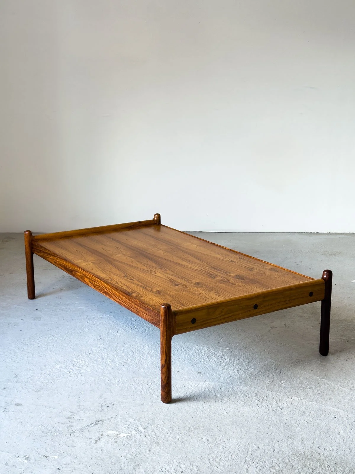 Johannes-Andersen-for-Silkeborg-Rosewood-Coffee-Table,-1960s-14.jpg