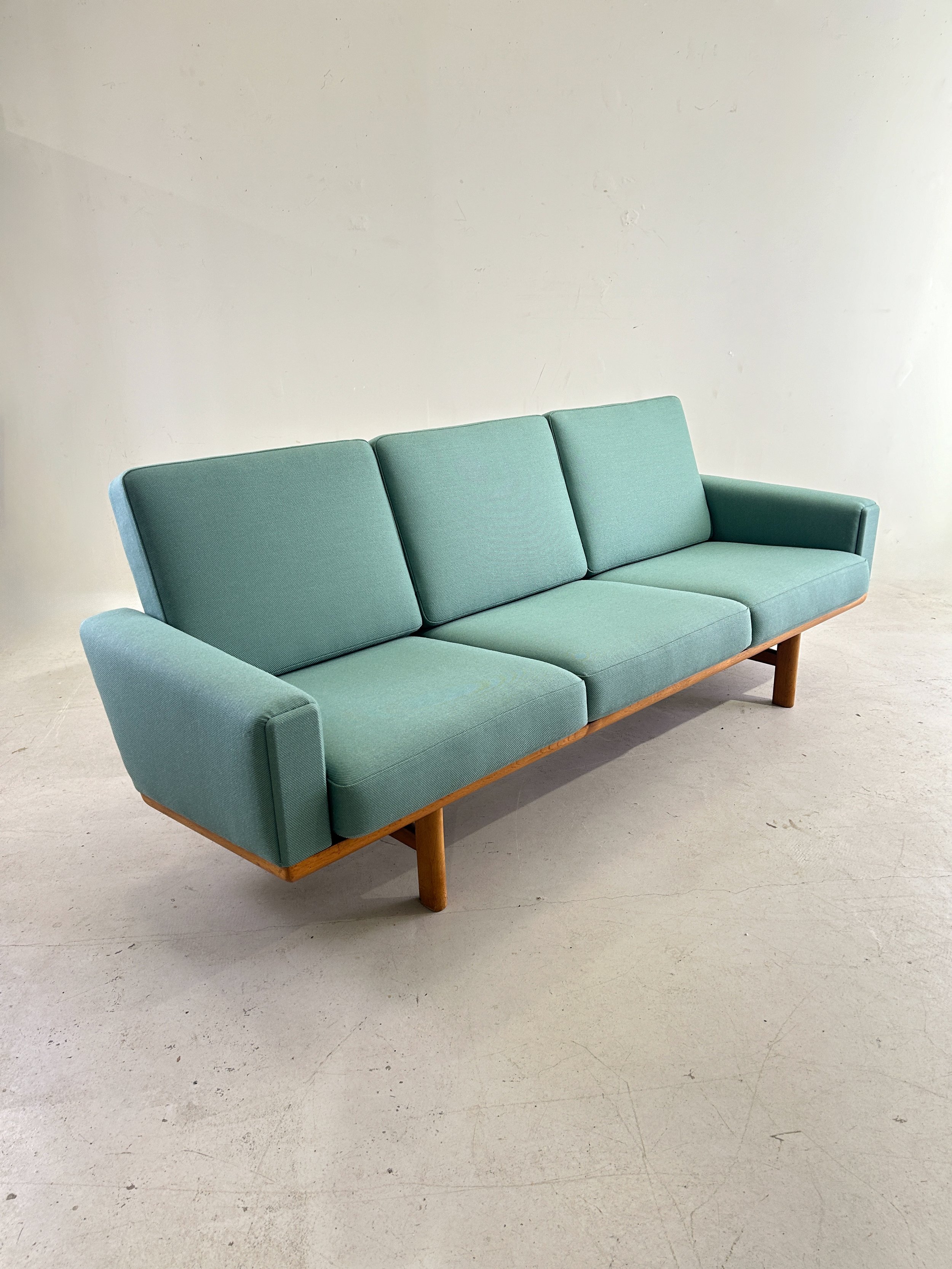 Hans J Wegner for Getama - GE-236 3-Seater Sofa - Department