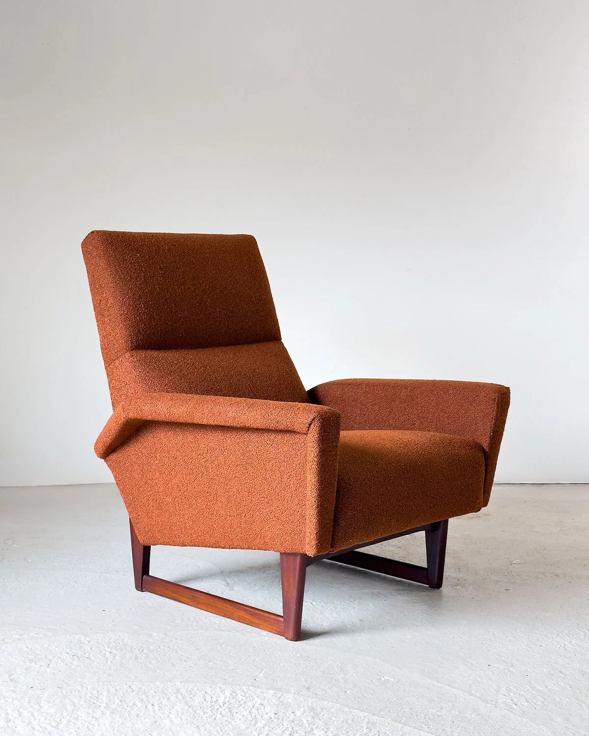 Attributed to Milo Baughman High-Back Lounge Chair in Burnt Sienna Boucle, 1960s - Department