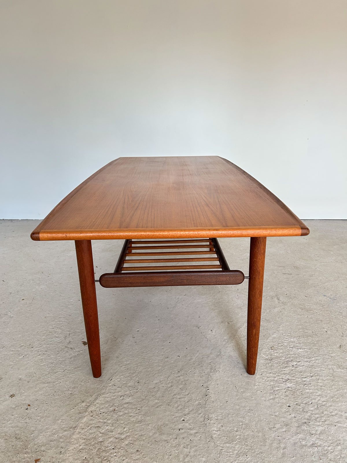 1960s Teak Coffee Table with Slatted Shelf, Denmark - Department