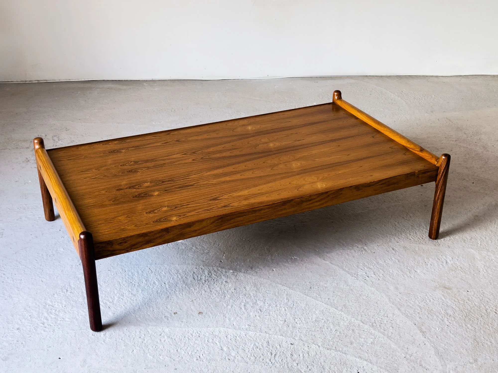 Johannes-Andersen-for-Silkeborg-Rosewood-Coffee-Table,-1960s-2.jpg