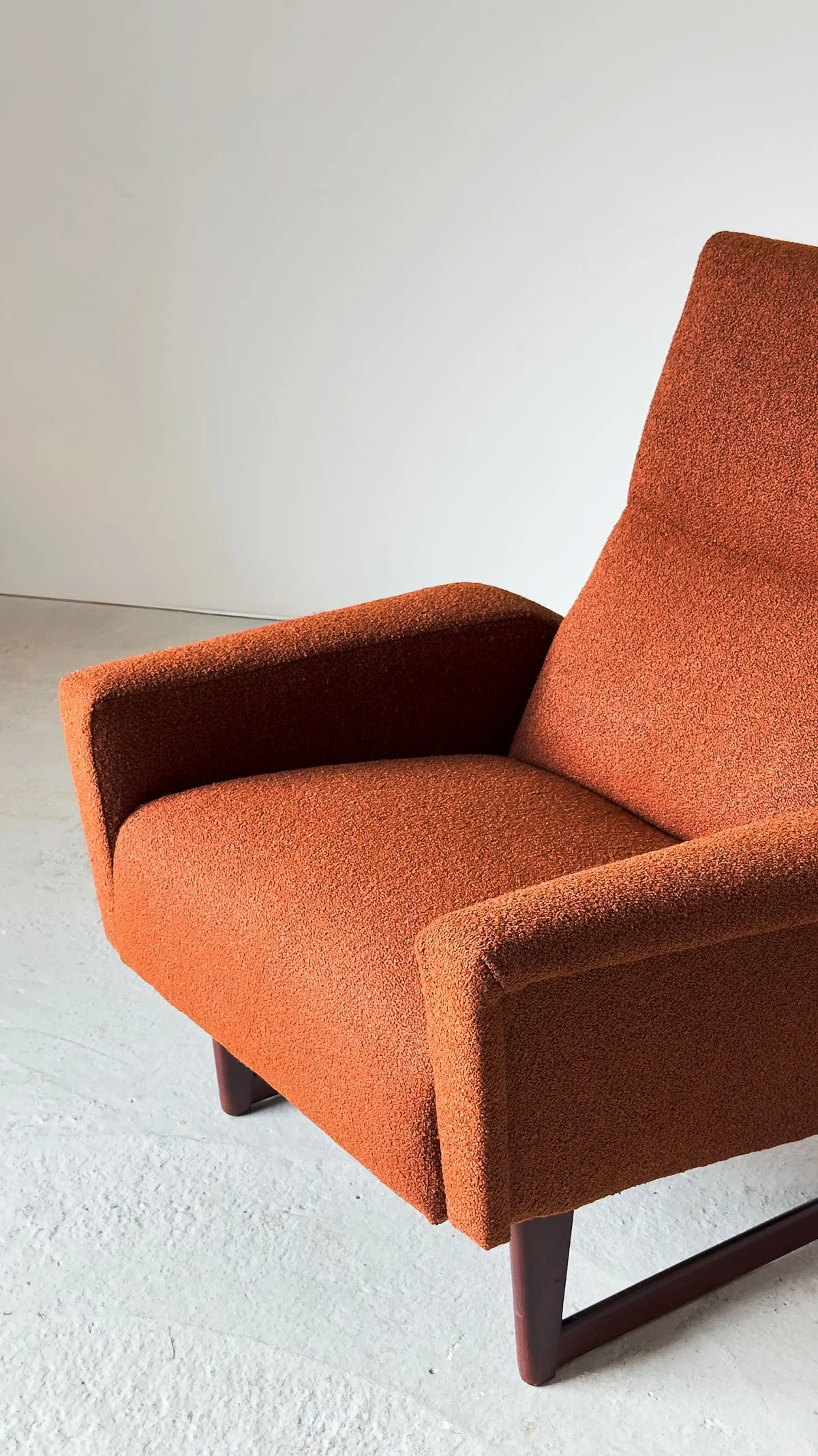 Attributed to Milo Baughman High-Back Lounge Chair in Burnt Sienna Boucle, 1960s - Department