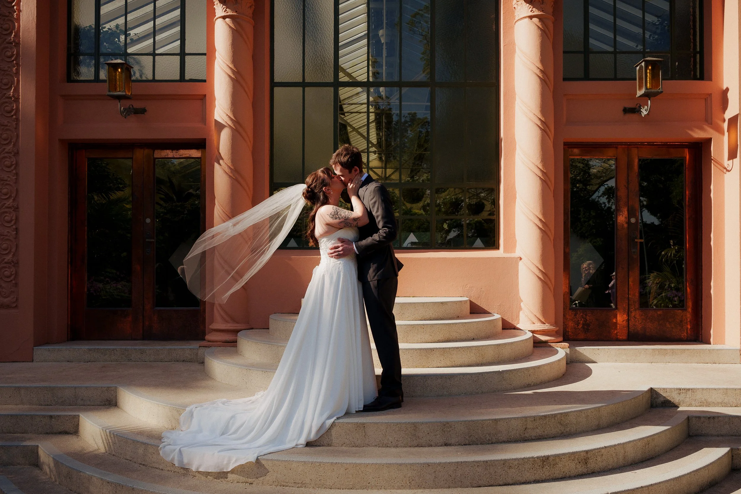 Grace_&_Max-Fitzroy_Gardens_Sneak_Peek-1018.jpg