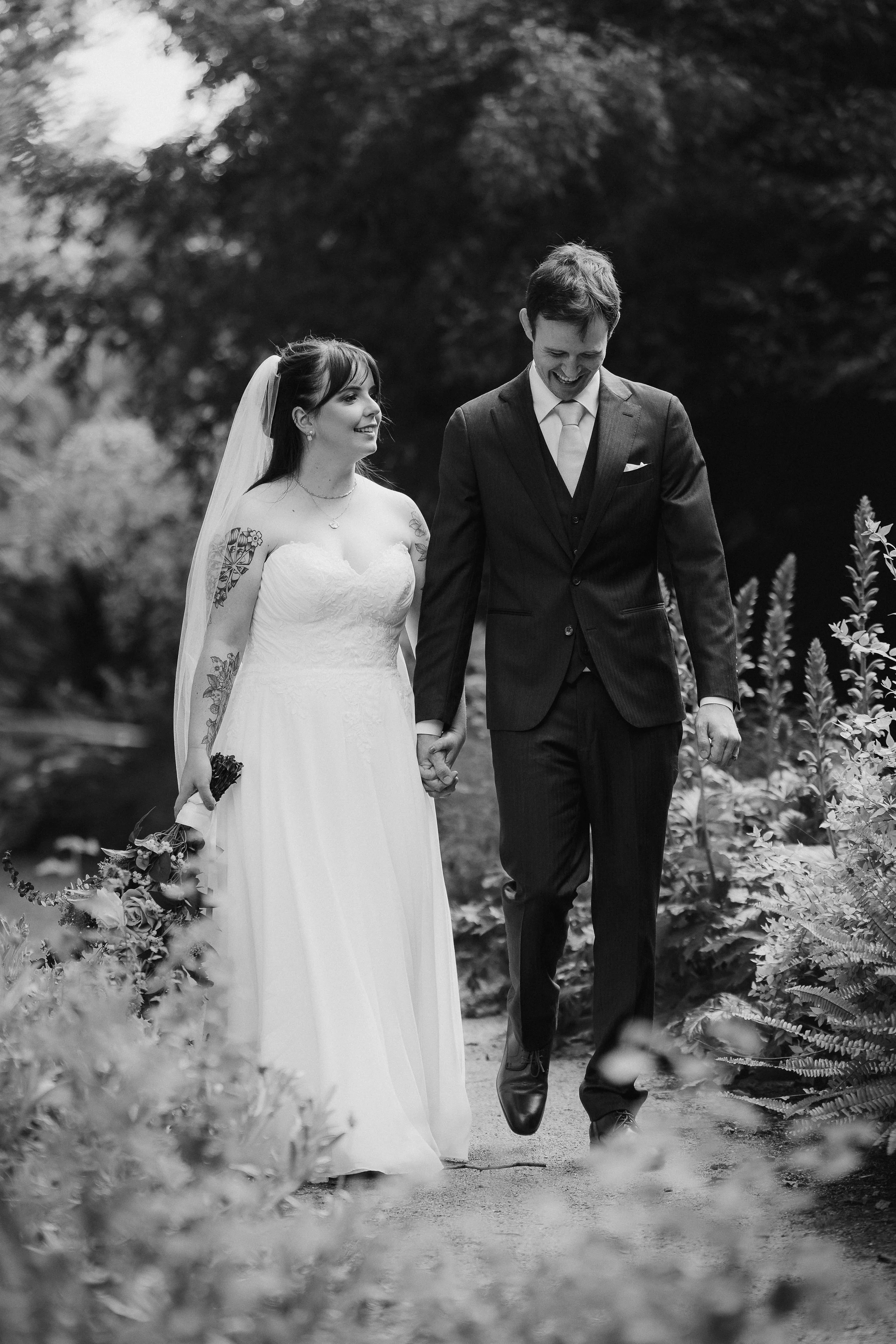 Grace_&_Max-Fitzroy_Gardens_Sneak_Peek-1031.jpg