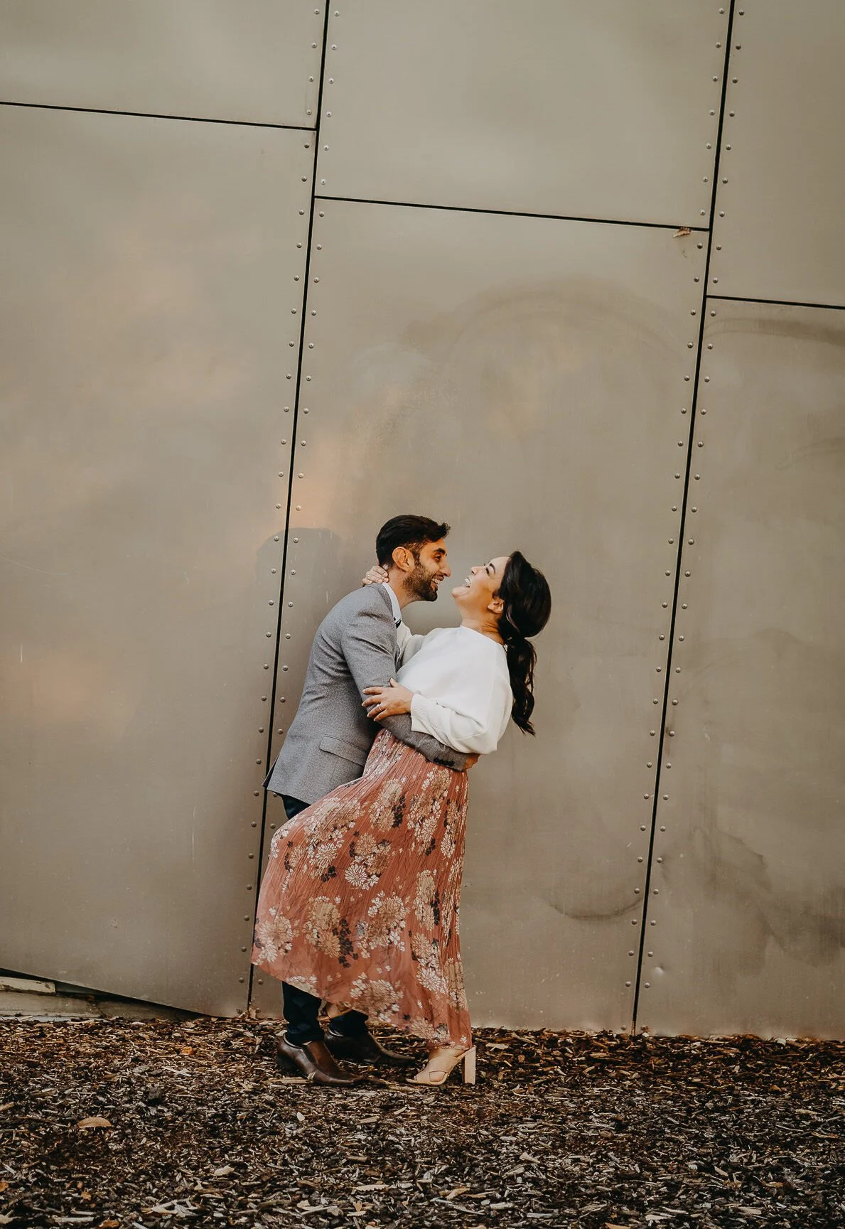 What+to+wear+for+your+Engagement+or+Maternity+Photos-01.jpeg