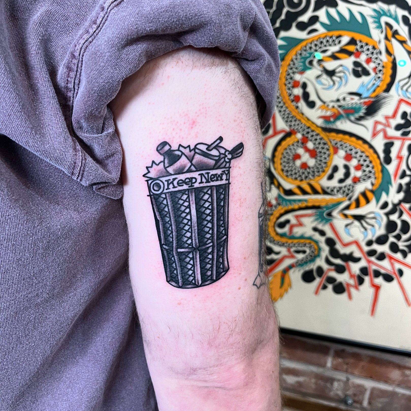 🗑️ N Y C baybeeee 🗽 Thank you for grabbing this one from one of my new flash sheets hanging up @greenpointtattooco 
 
🏁 Let&rsquo;s make some more NYC tats! I&rsquo;ve got time so bang my line using the link in bio to book 💻

#newyorklife #newyor