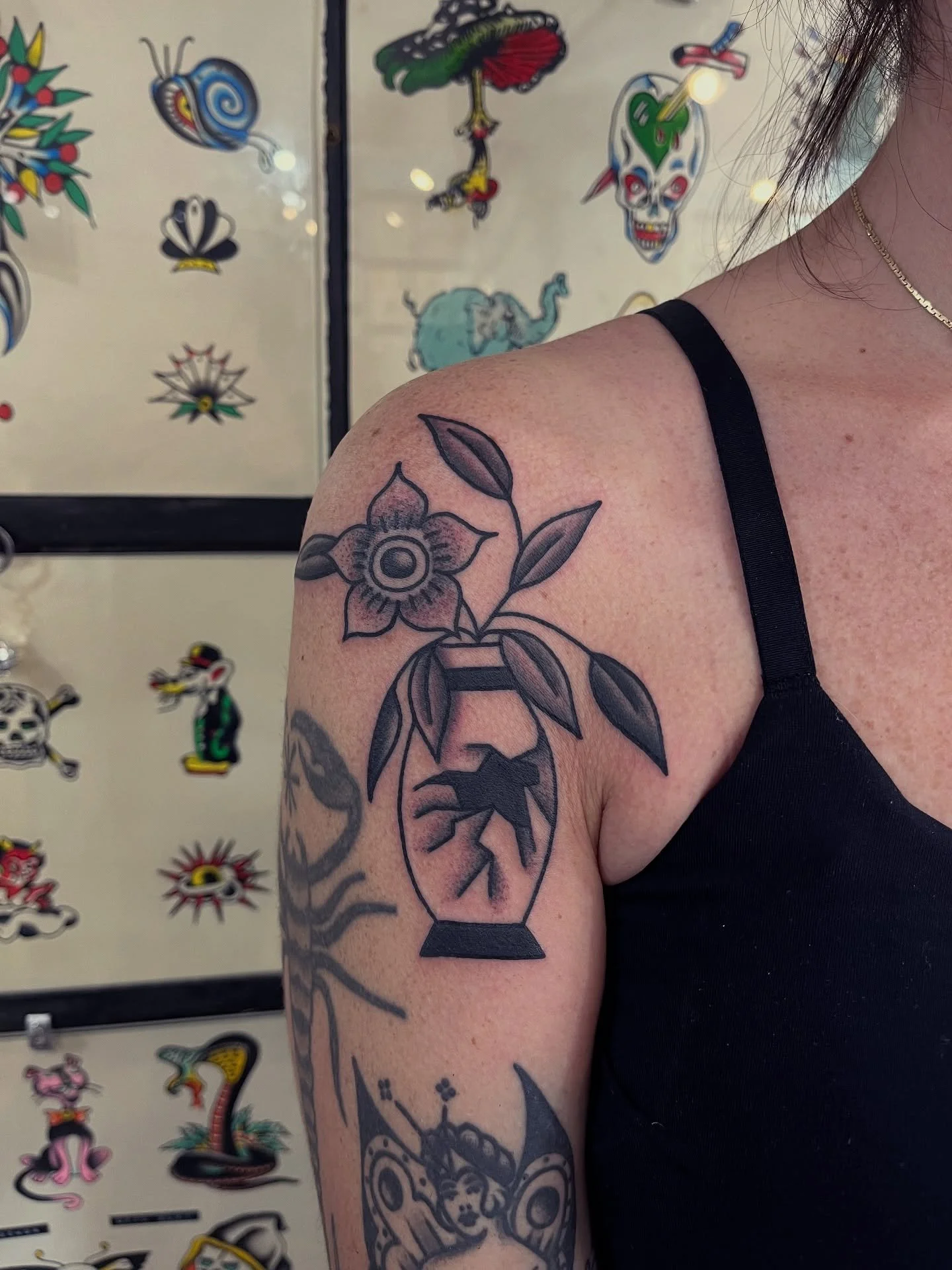 🪴Drew this plant to fit for Jen. We also added a heart with a banner on her arm too! SWIPE over to see them and to see the healed fruit bowl and plant friend we did last time! @greenpointtattooco @somedayjs 

🙂&zwj;&harr;️ Booking for September and