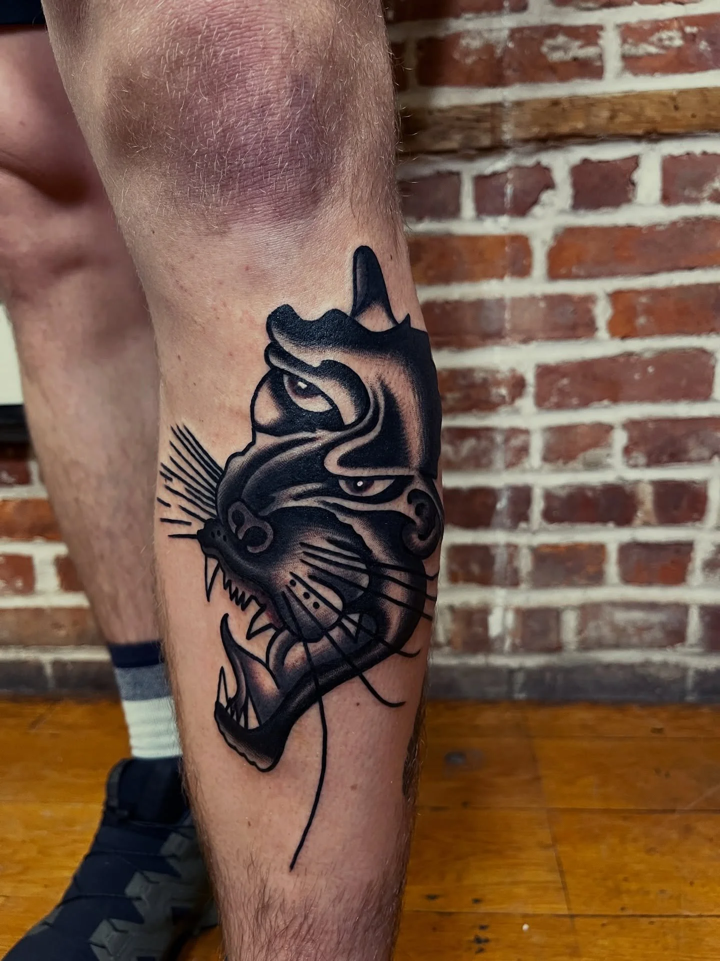 🐈&zwj;⬛ One of my favorite Hardy designs! Made @greenpointtattooco ! 

Come check out the art show we&rsquo;re having with our friends @allied_tattoo tomorrow night THUR 3/26 from 6-9PM @selva_nyc 

Hope to see you there!!

💥 As always, booking for