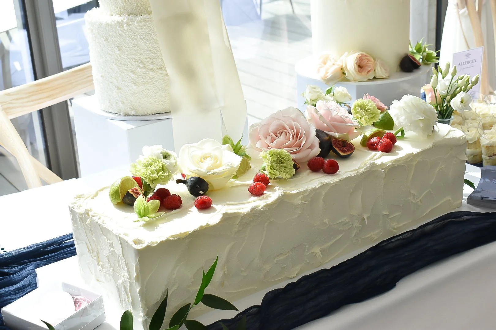 Long rectangular wedding cake trend