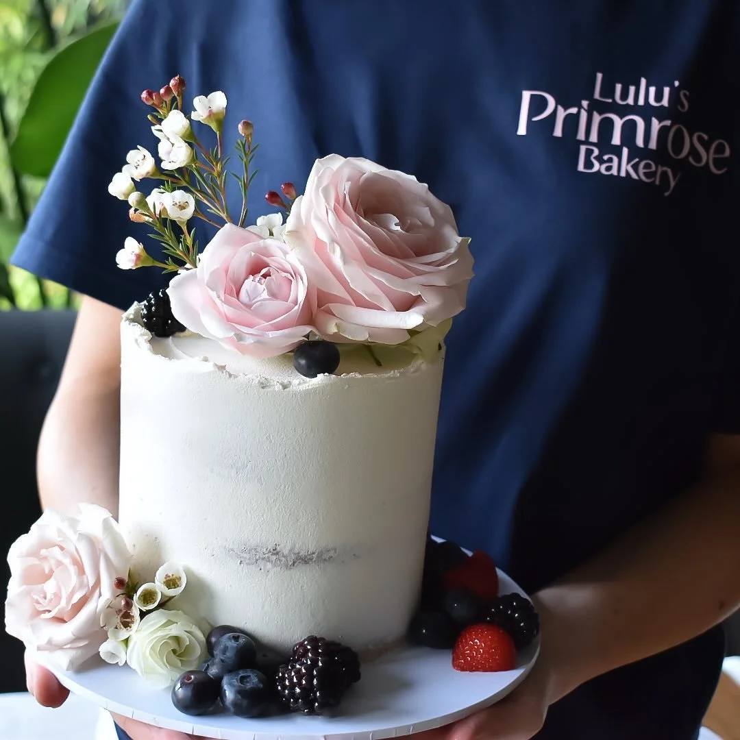 A little cake for a little love story 💕✨

This weekend I created and delivered this sweet elopement cake to @millbrookestate and I couldn&rsquo;t love it more. There&rsquo;s something so magical about making cakes for intimate weddings &mdash; simpl