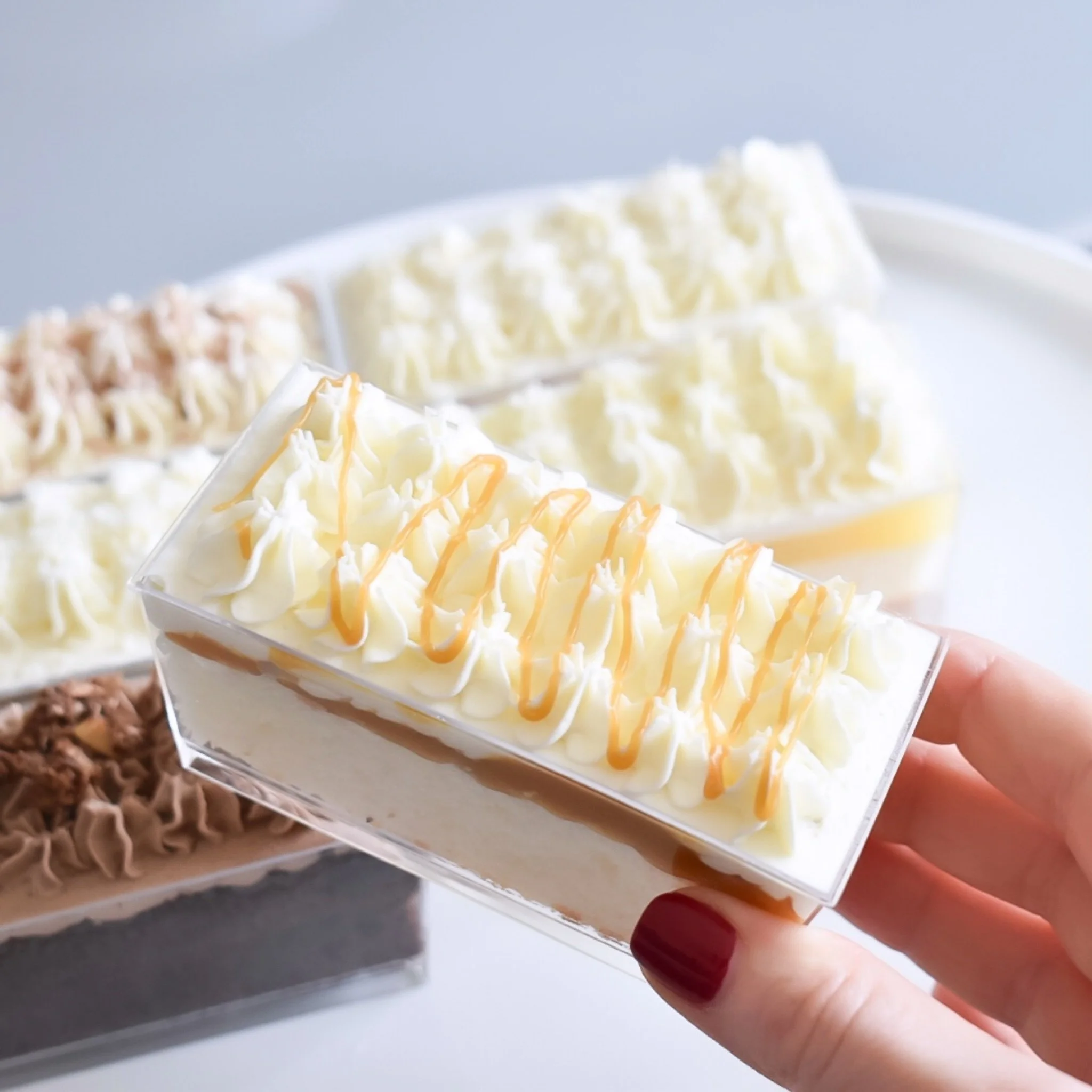 January is always the moment couples start choosing flavours 🤍
My wedding cake sample boxes are now live ✨ a relaxed, at-home way to taste and decide together.

Available now and ready to order! 

Link in the Bio ⬆️ 
Also order via the we bestie www