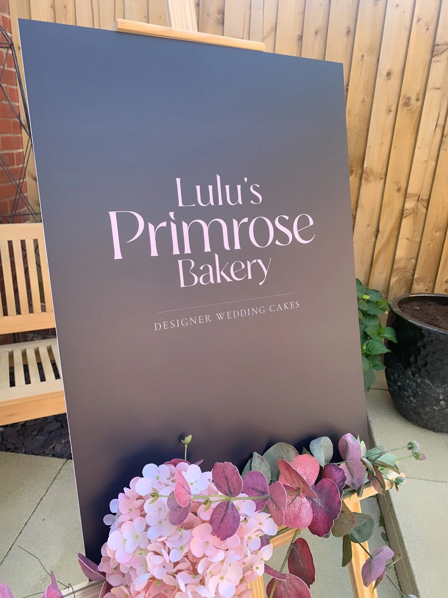 Only 3 days until my wedding fair at the STUNNING @salcombeharbourhotel &hellip;I can&rsquo;t wait to meet some lovely couples to talk all things cake and they&rsquo;ll also be some delicious samples for you to try 😋