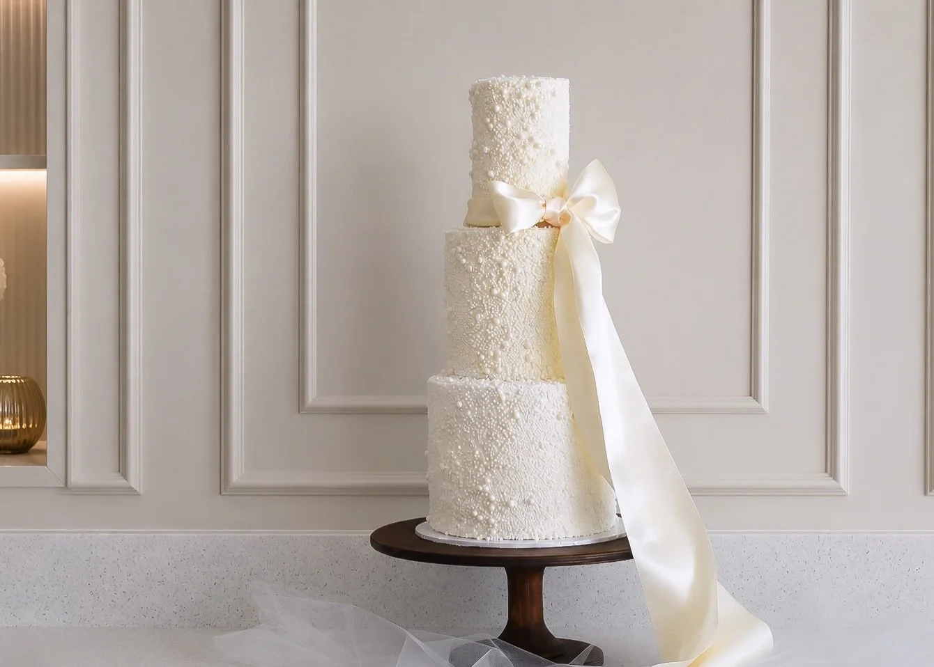 Pearl 🤍

Texture, height and detail working together to create a cake that doesn&rsquo;t just sit pretty - it commands attention.

Effortlessly elegant. This is luxury.

Congratulations to Fr&eacute;d&eacute;ric &amp; Mila. Wishing you a lifetime of