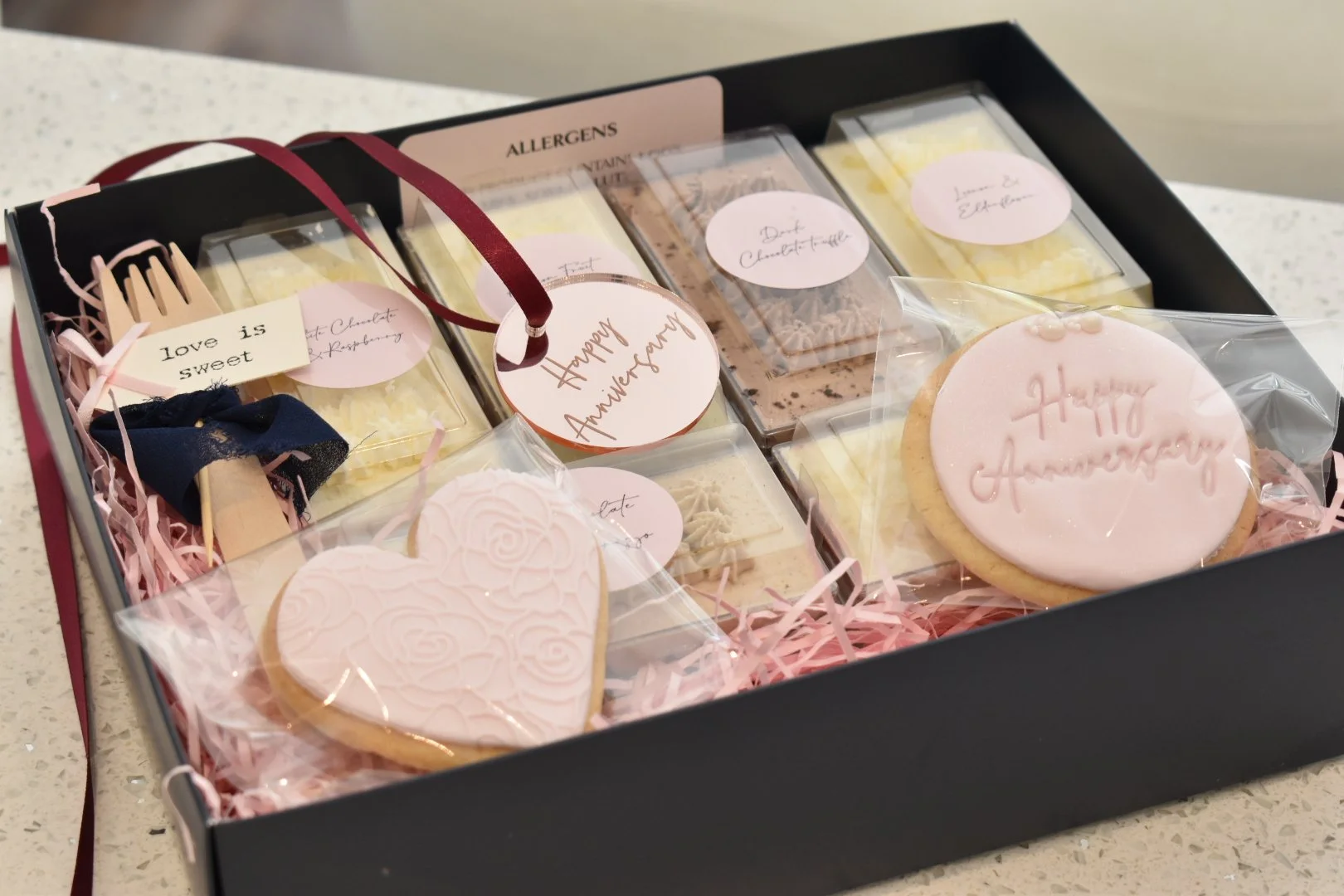 Anniversary-Cake-Smaple-Box.JPG