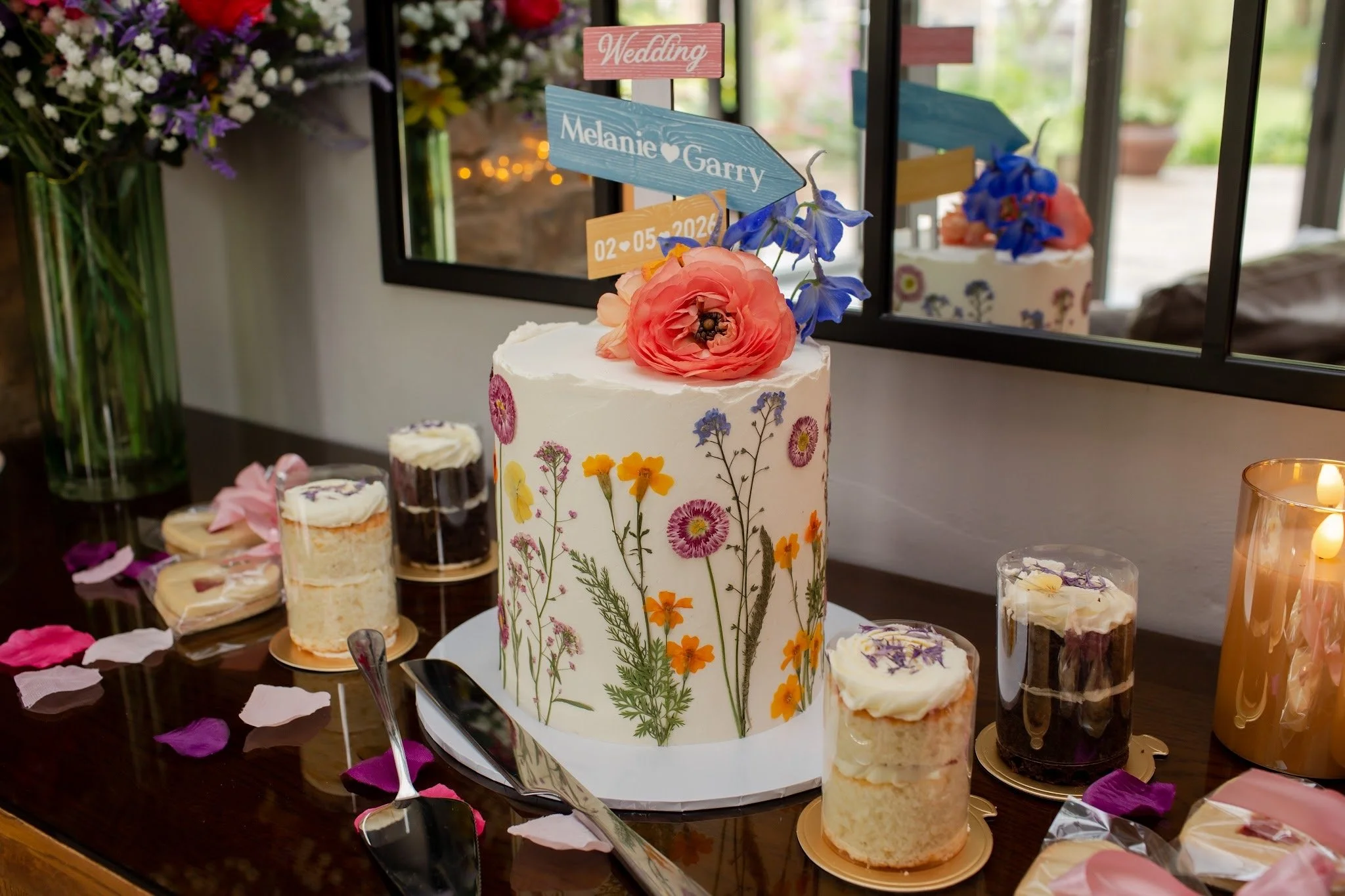 Elopement wedding cake in Devon.