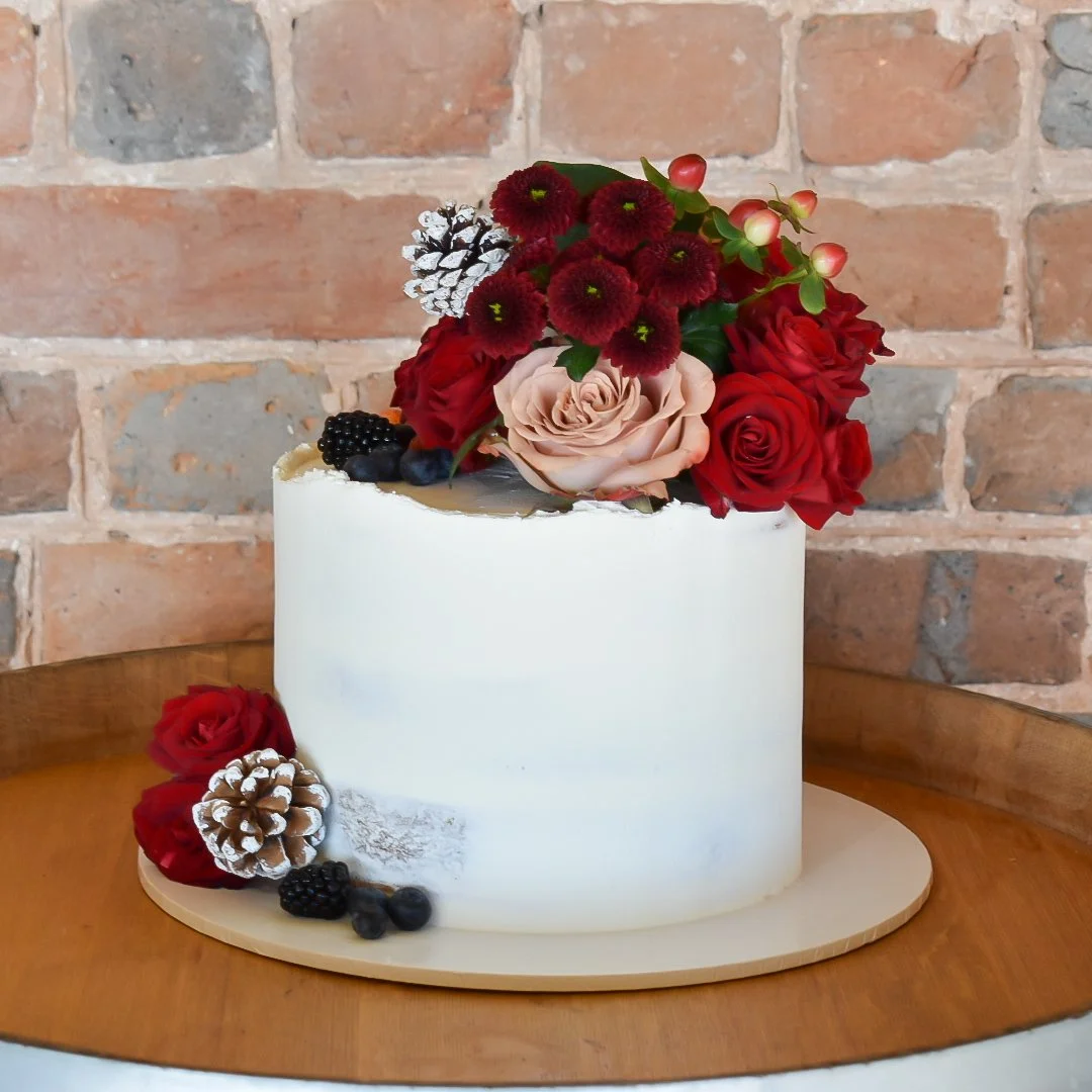 Luxury Wedding Cake at Brickhouse Vineyard 