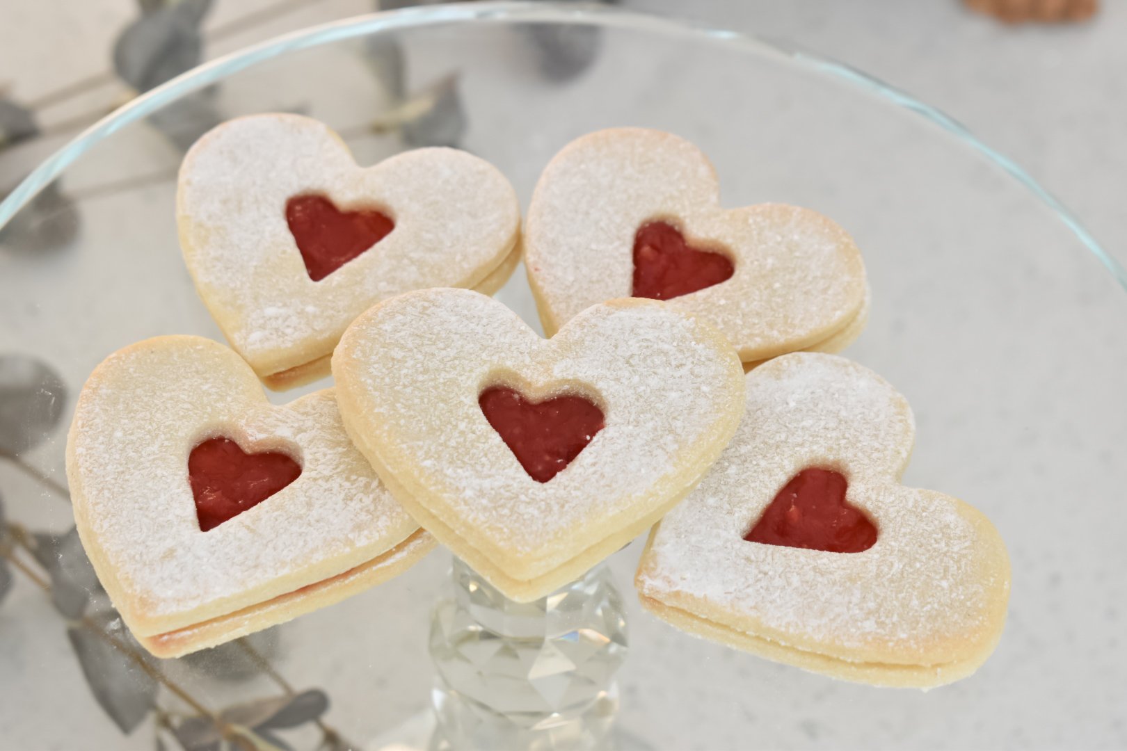 Jammy Dodger Wedding Favour Biscuits.