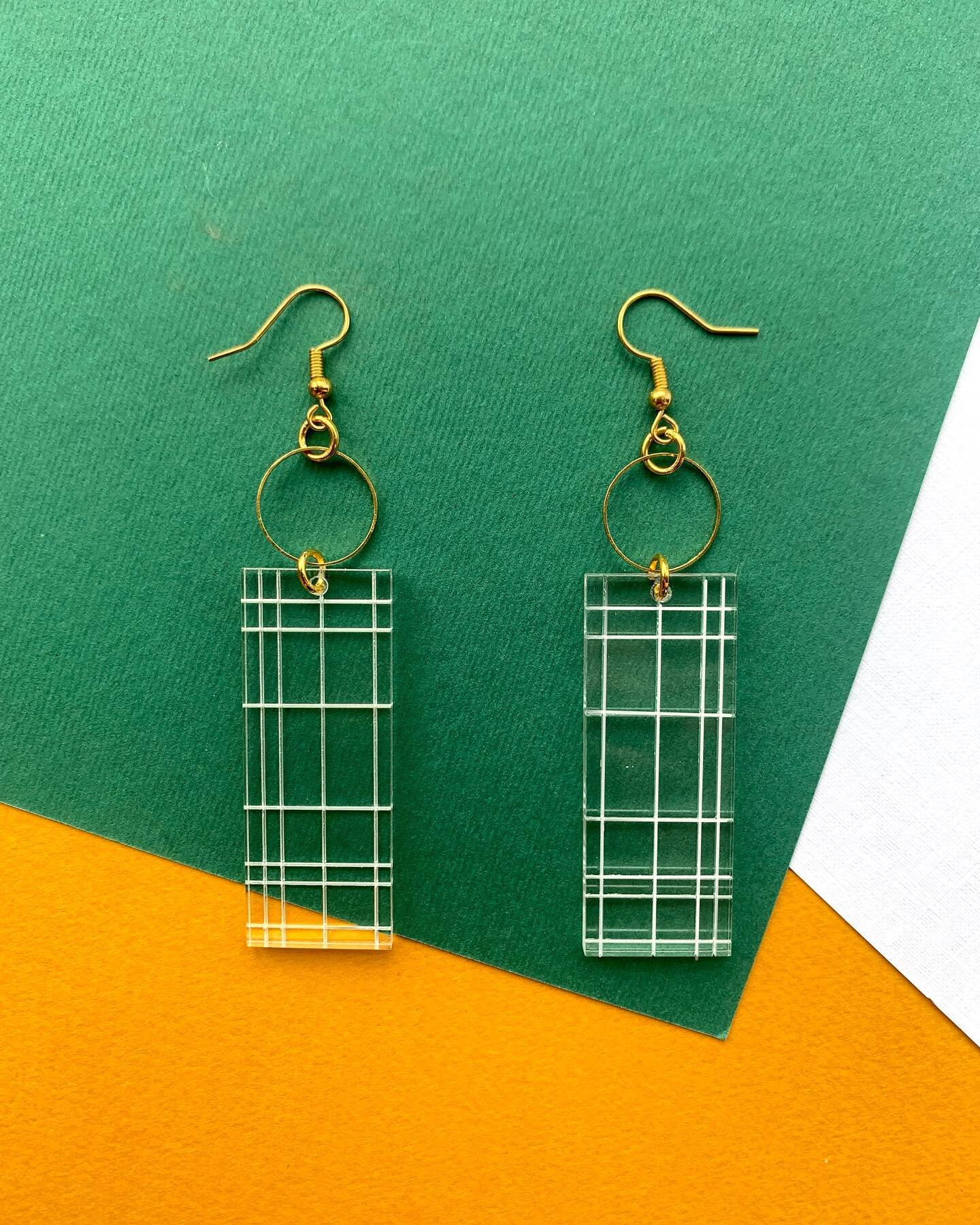 🔶Earrings: The Clear Series🔶

We also do clear designs that feature the laser cutter&rsquo;s scoring / engraving abilities. 

They&rsquo;re more intricate than other designs but no less cute. 

&mdash;&mdash;-

Etsy shop link in bio.

🪴