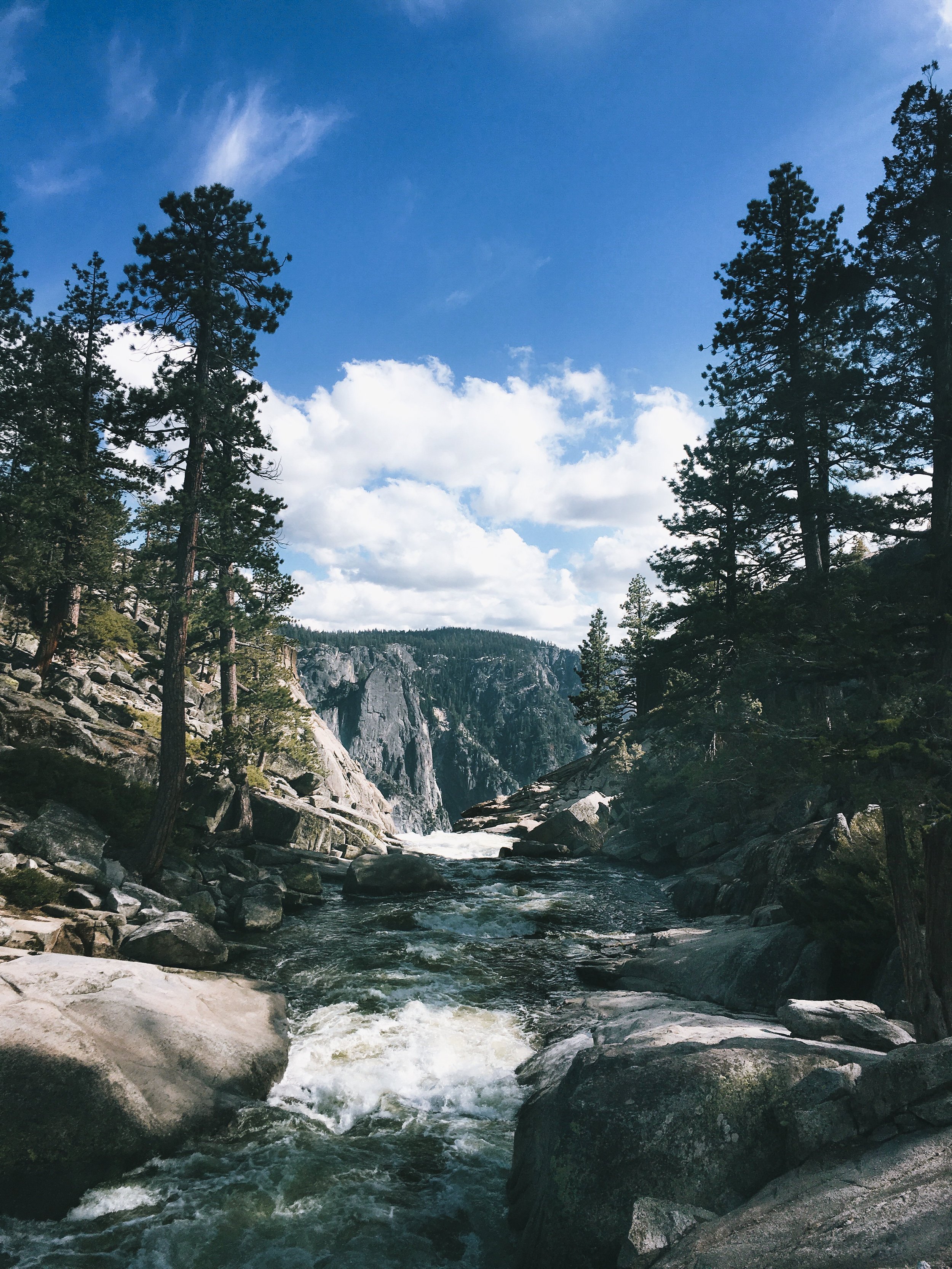  Top of Upper Yosemite Falls 