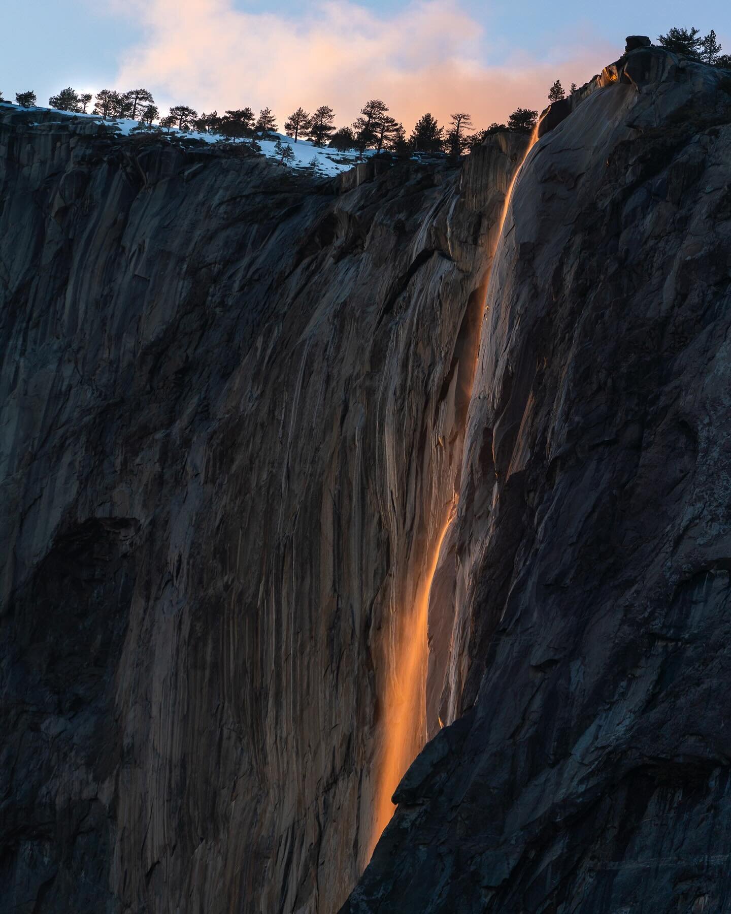 Curious about the editing process on Yosemite &ldquo;firefall&rdquo; pictures? 🎨

I can&rsquo;t speak for everyone, but I like to keep things as natural and close to my in-person memory as possible. Swipe to the right to see the RAW file with text o