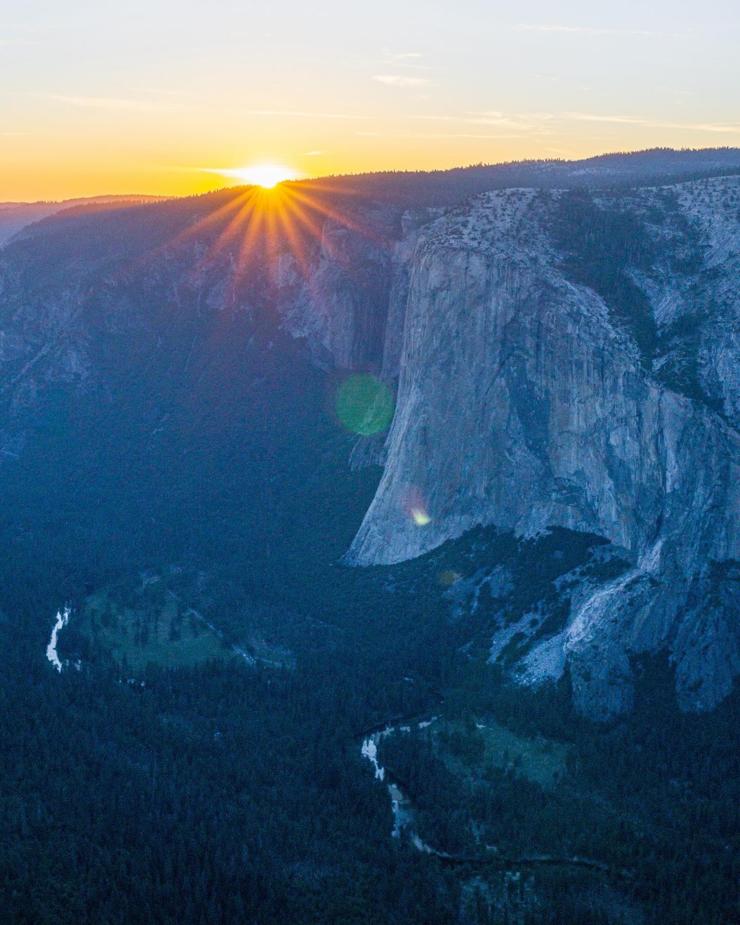 Happy National Parks Week from Yosemite 🏞️
Yosemite in the spring is something that can&rsquo;t be missed. The dogwoods blooming, the waterfalls raging, and the days finally feel long enough and warm enough for a good long day hike 🥾

These are my 