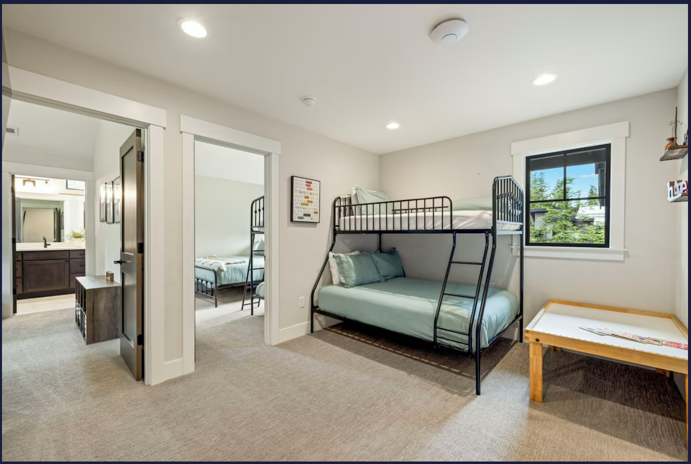 Weekend Retreat Bedroom 4 Bunks.png